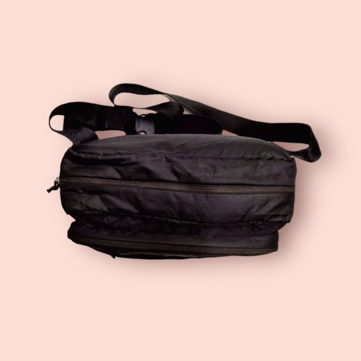Japanese Brand × Jun Takahashi × Uniqlo UNIQLO BODYBAG LIMITED EDITION (BLACK) Size ONE SIZE - 3 Thumbnail