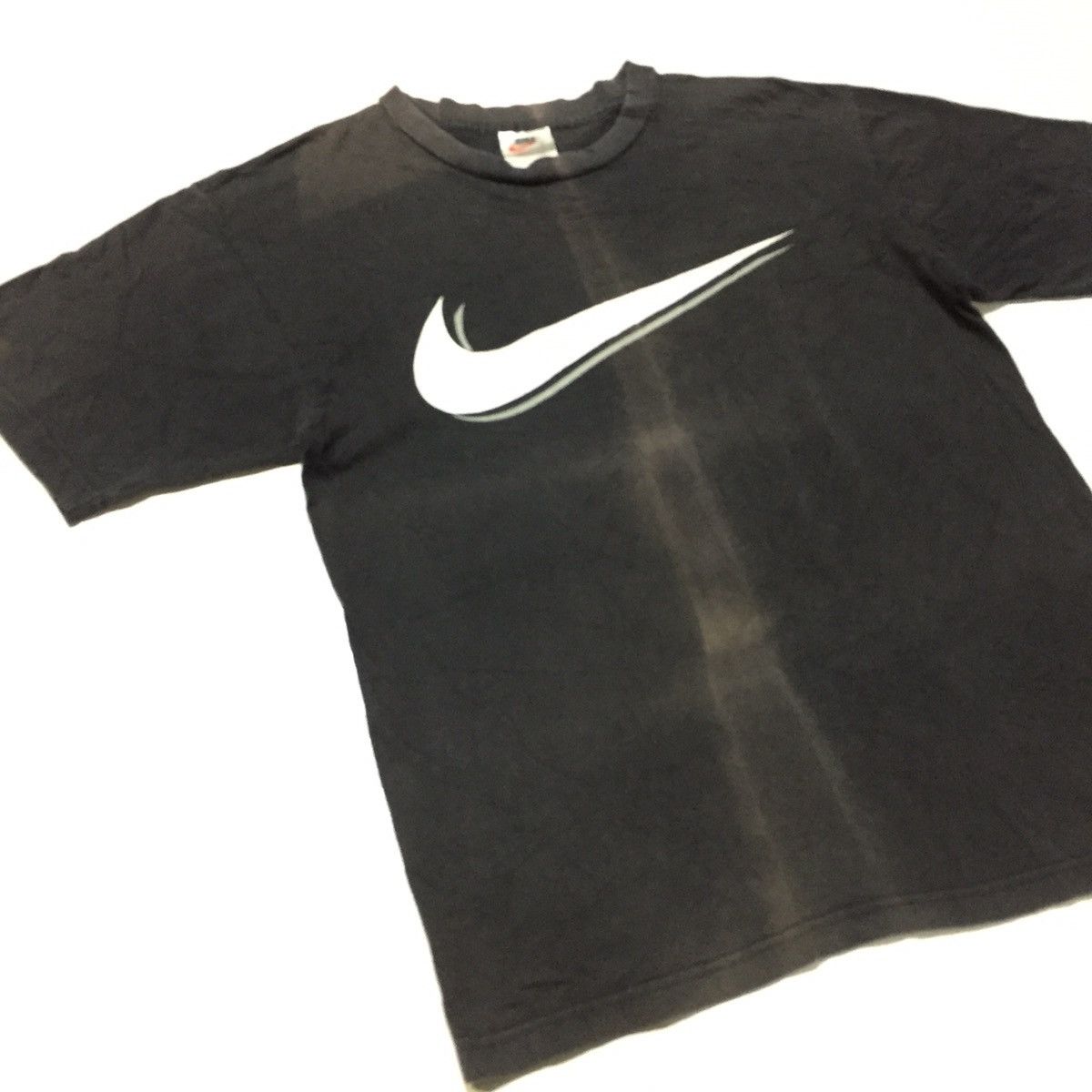 Nike × Vintage Vintage 90s Nike Swoosh Sun Faded Size US M / EU 48-50 / 2 - 2 Thumbnail