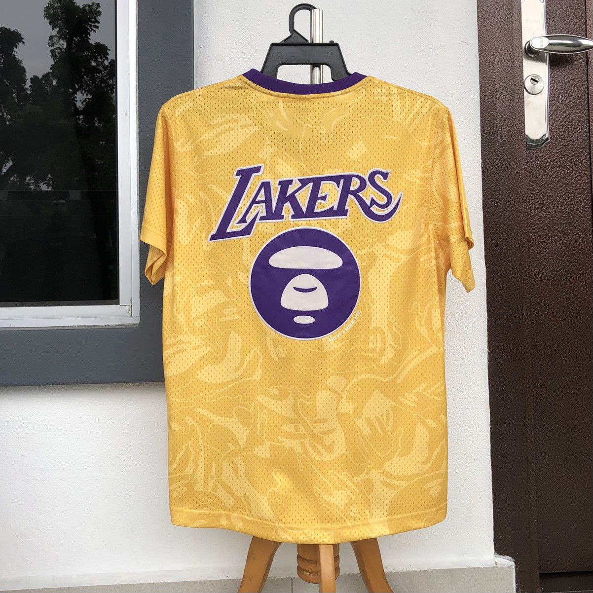Aape AAPE BY A BATHING APE X Mitchell&Ness NBA LAKERS Tee Size US M / EU 48-50 / 2 - 3 Thumbnail