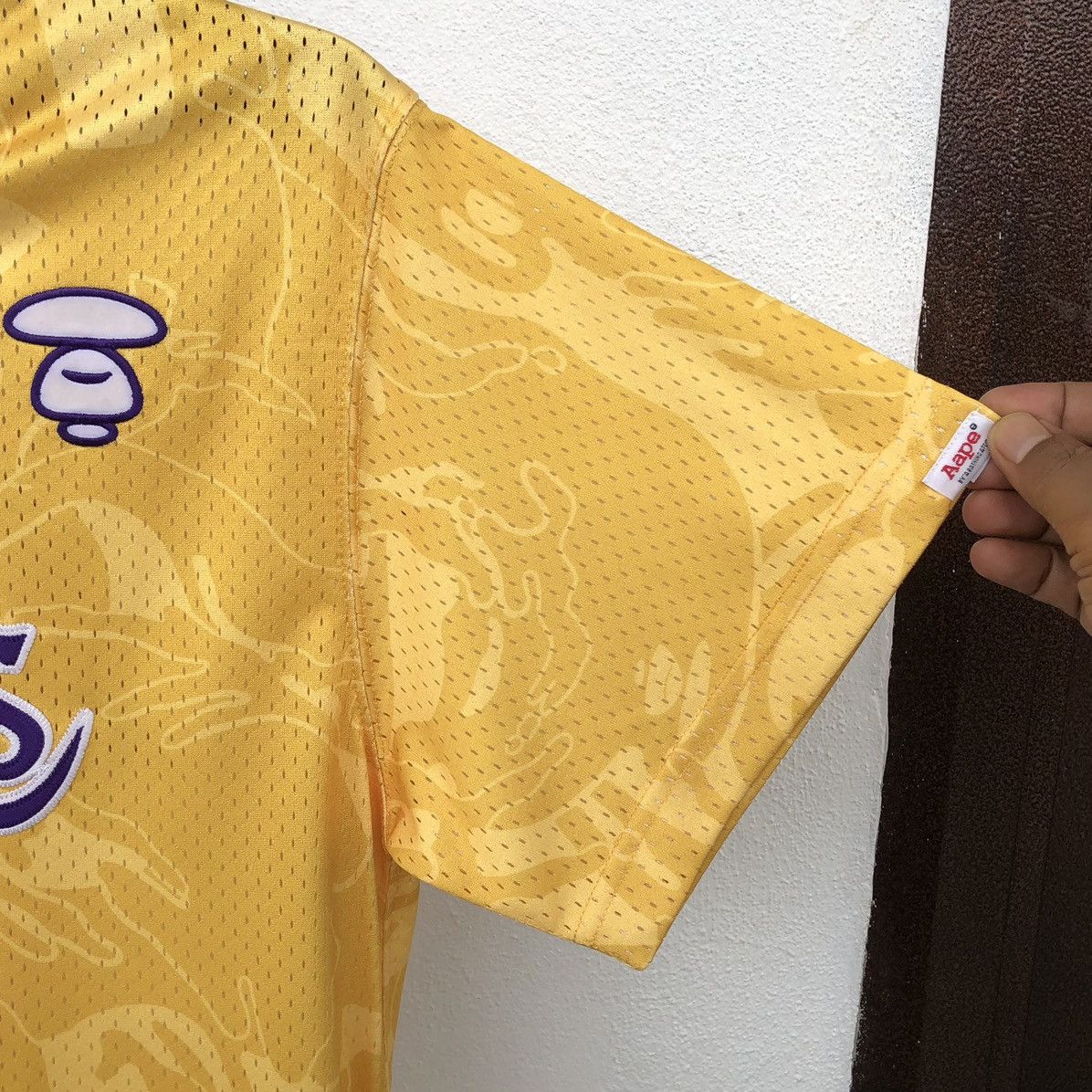 Aape AAPE BY A BATHING APE X Mitchell&Ness NBA LAKERS Tee Size US M / EU 48-50 / 2 - 9 Thumbnail