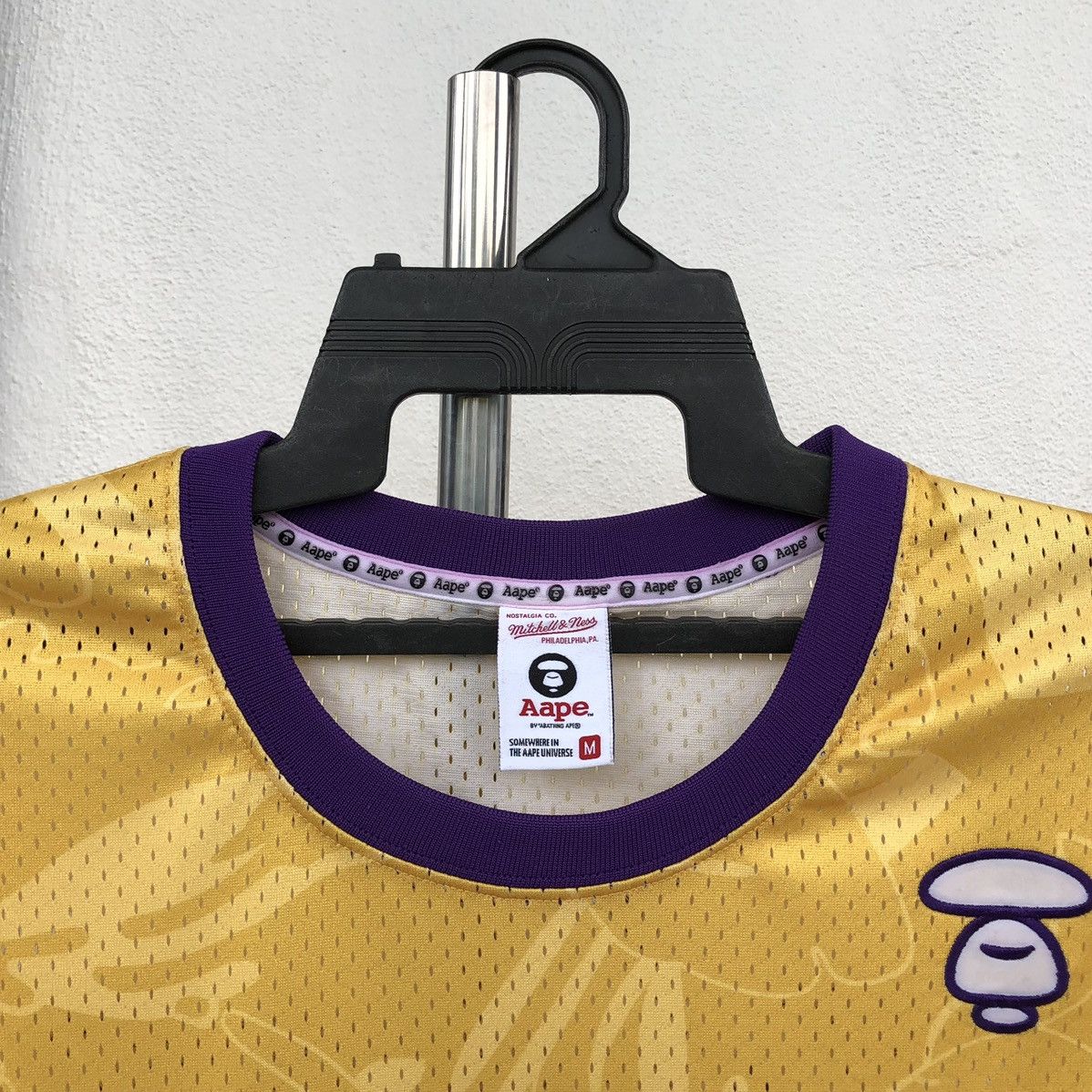 Aape AAPE BY A BATHING APE X Mitchell&Ness NBA LAKERS Tee Size US M / EU 48-50 / 2 - 13 Thumbnail