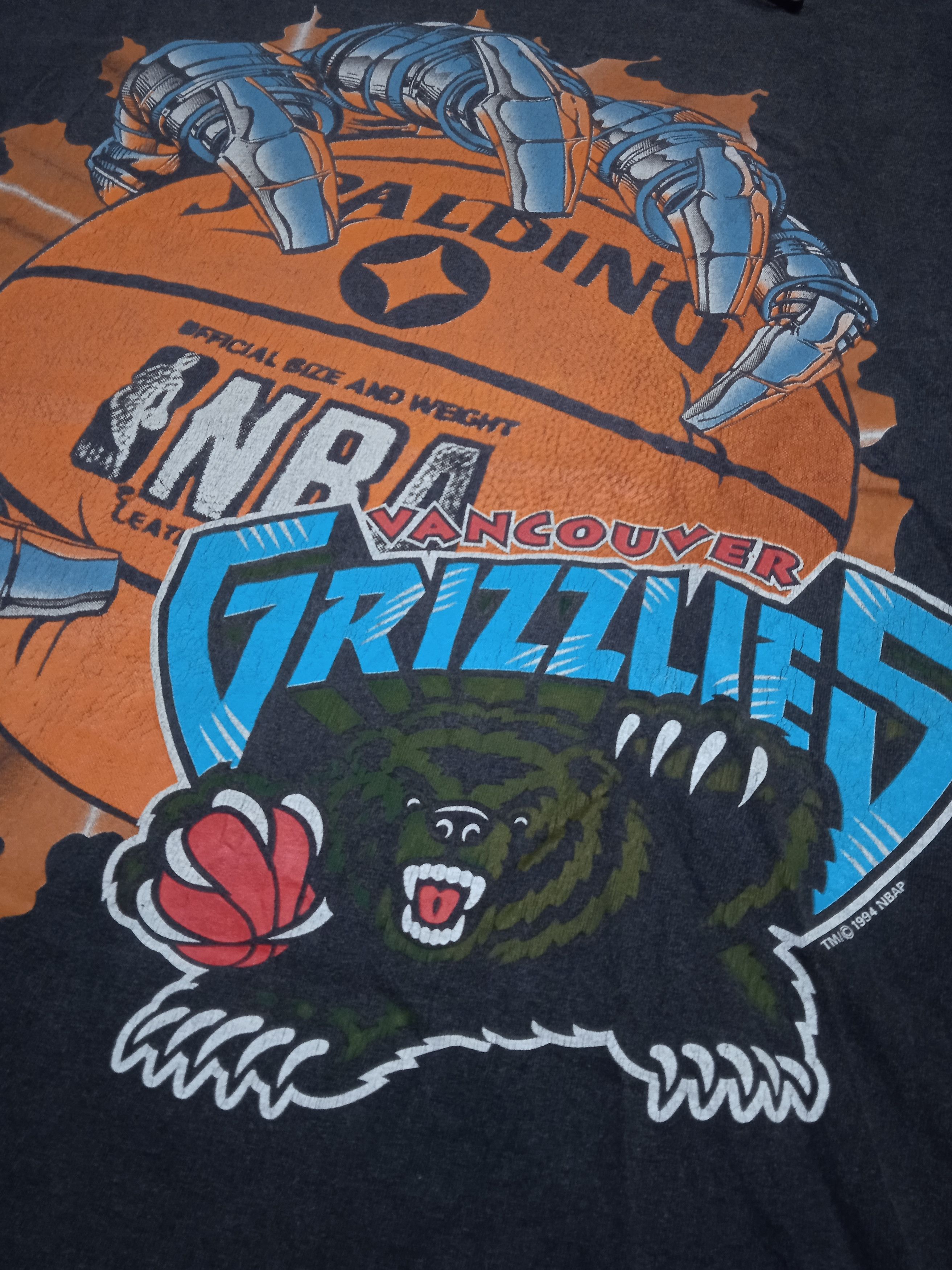Vintage Vintage 90s NBA Vancouver Grizzlies 1994 T-Shirt Size US XL / EU 56 / 4 - 2 Thumbnail