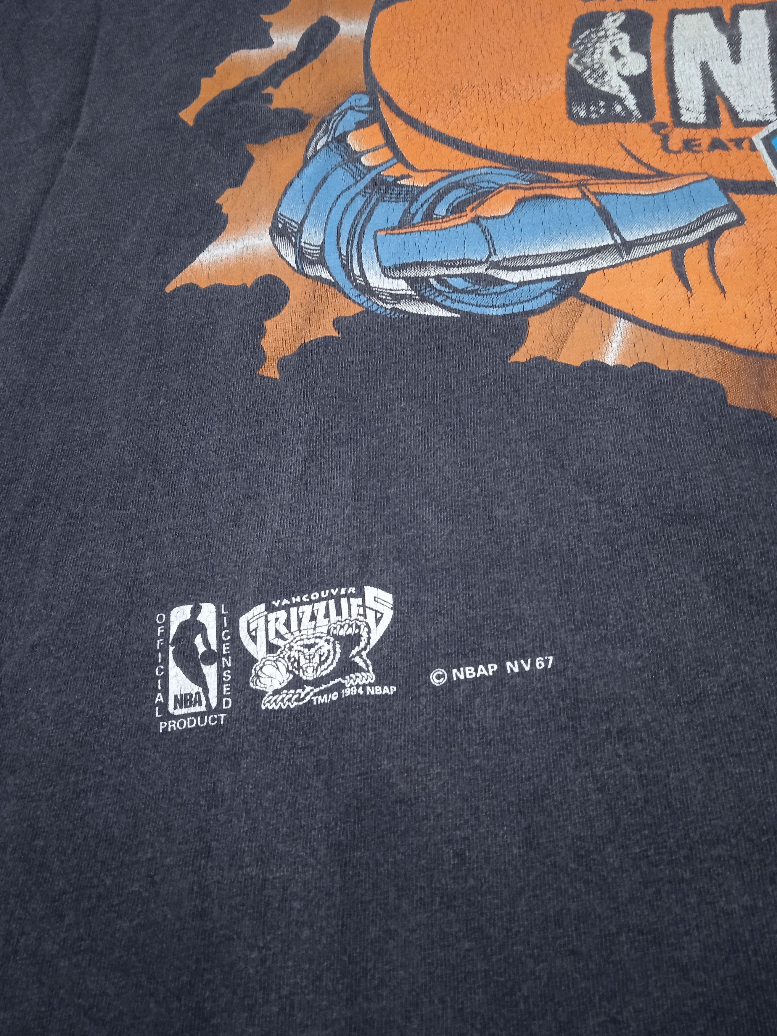 Vintage Vintage 90s NBA Vancouver Grizzlies 1994 T-Shirt Size US XL / EU 56 / 4 - 3 Thumbnail