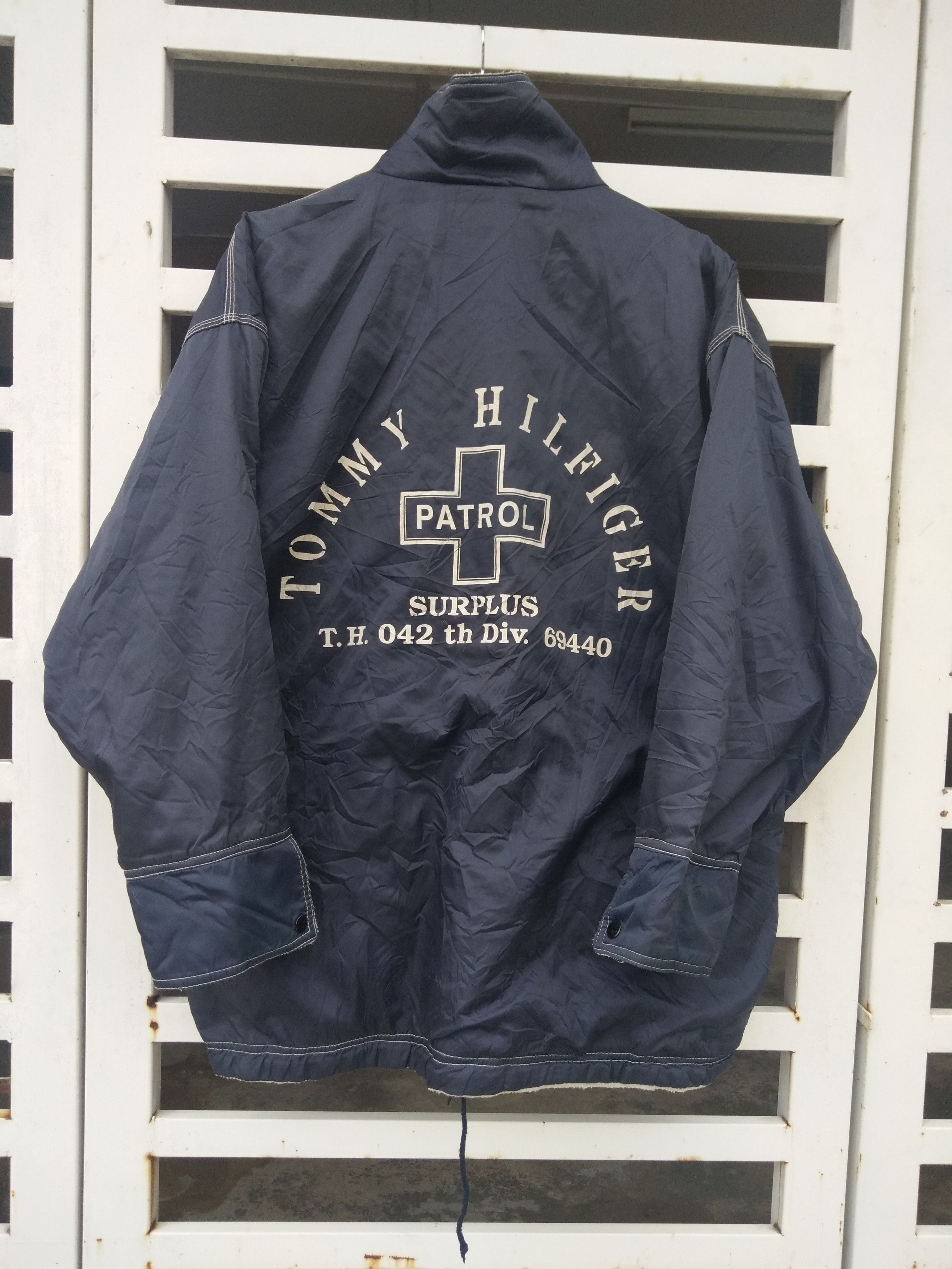 Tommy Hilfiger Tommy Hilfiger Men's Reversible Winter Jacket Christmas Eve Size US XL / EU 56 / 4 - 2 Thumbnail