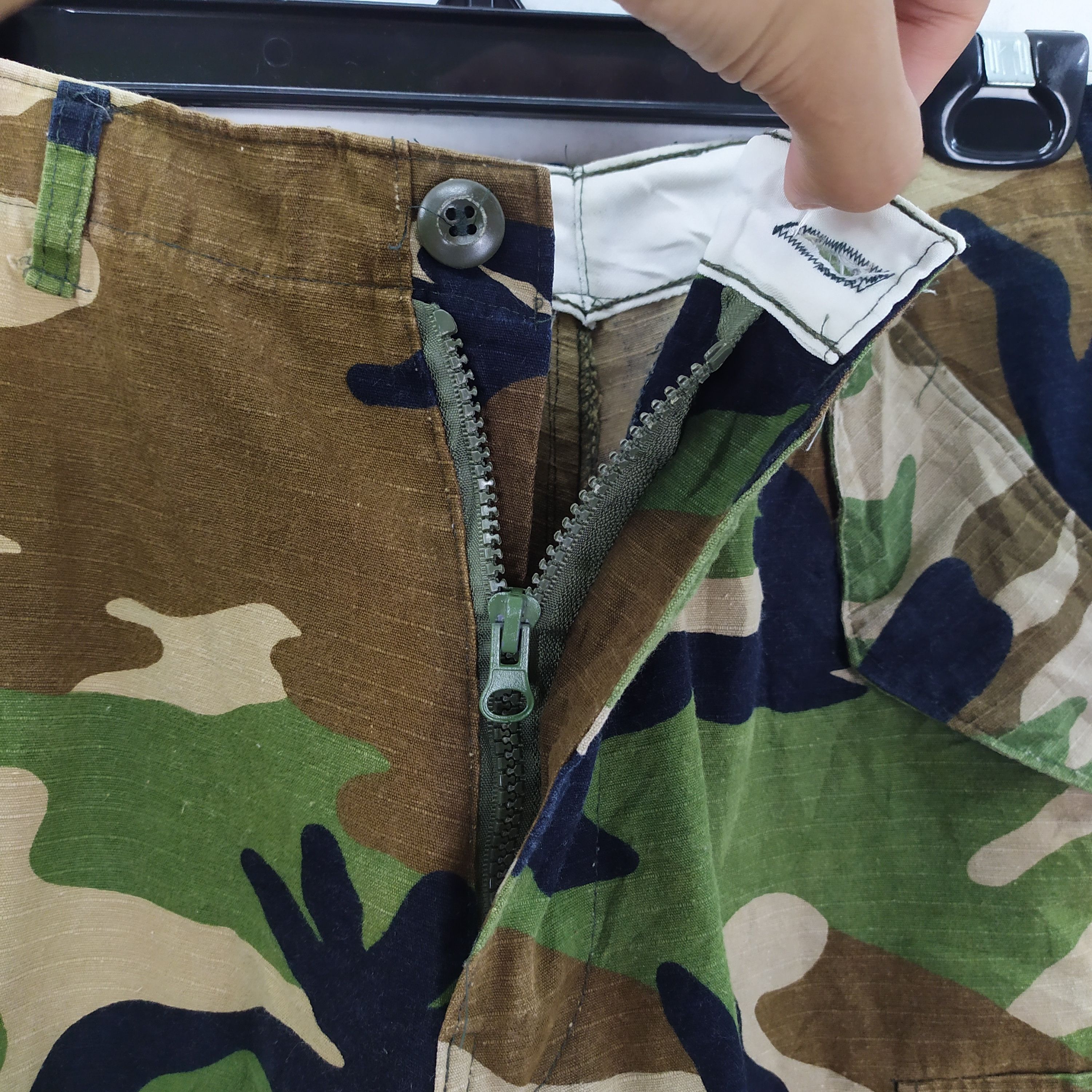 Other CAMO ARMY CARGO PANTS MULTIPOCKET TACTICAL Size US 32 / EU 48 - 2 Thumbnail