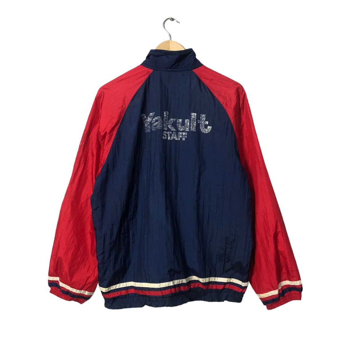 Japanese Brand Vintage Yakult Staff Spell Out Big Logo Zip Up Nylon Jacket Size US XL / EU 56 / 4 - 1 Thumbnail
