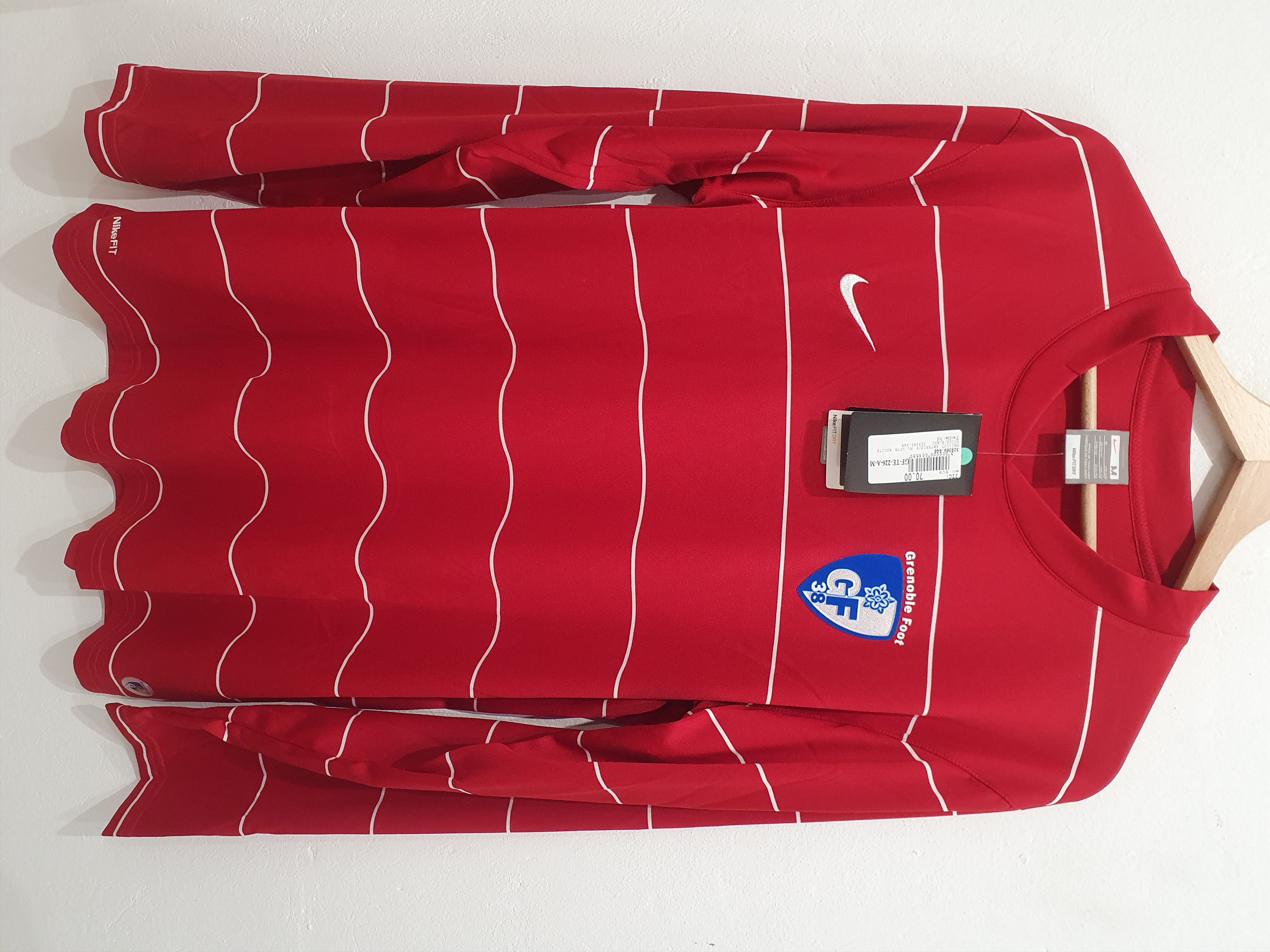 image of Grenoble Foot 38 Nike 2010 Size M New Jersey Shirt in Red, Men's