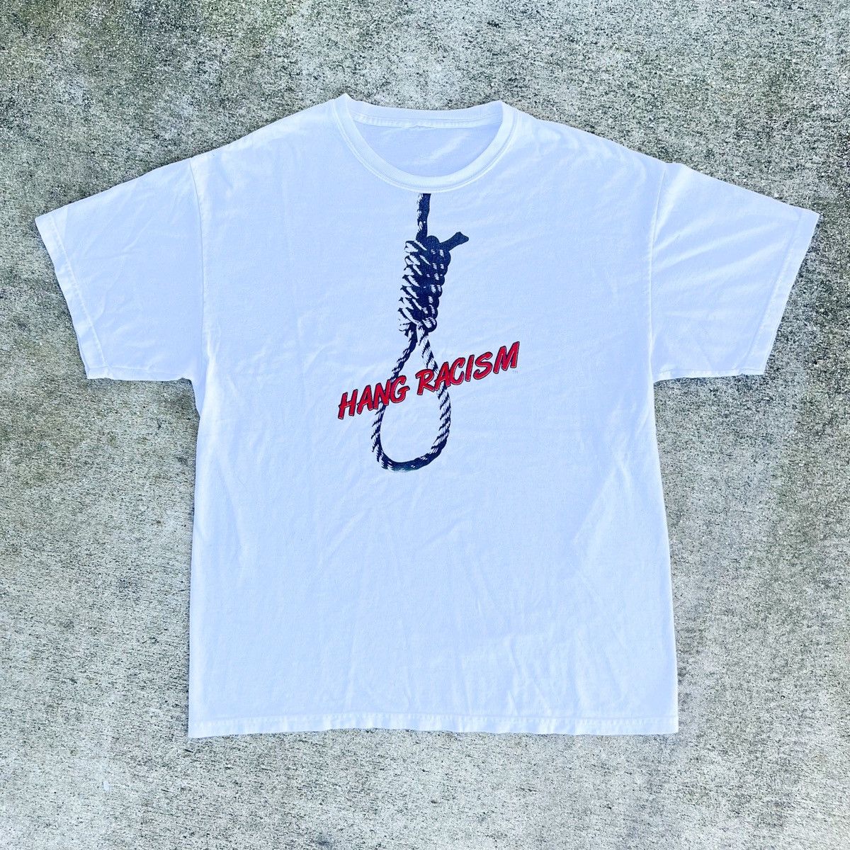 Vintage Vintage “Hang Racism” Tee Size US L / EU 52-54 / 3 - 1 Thumbnail