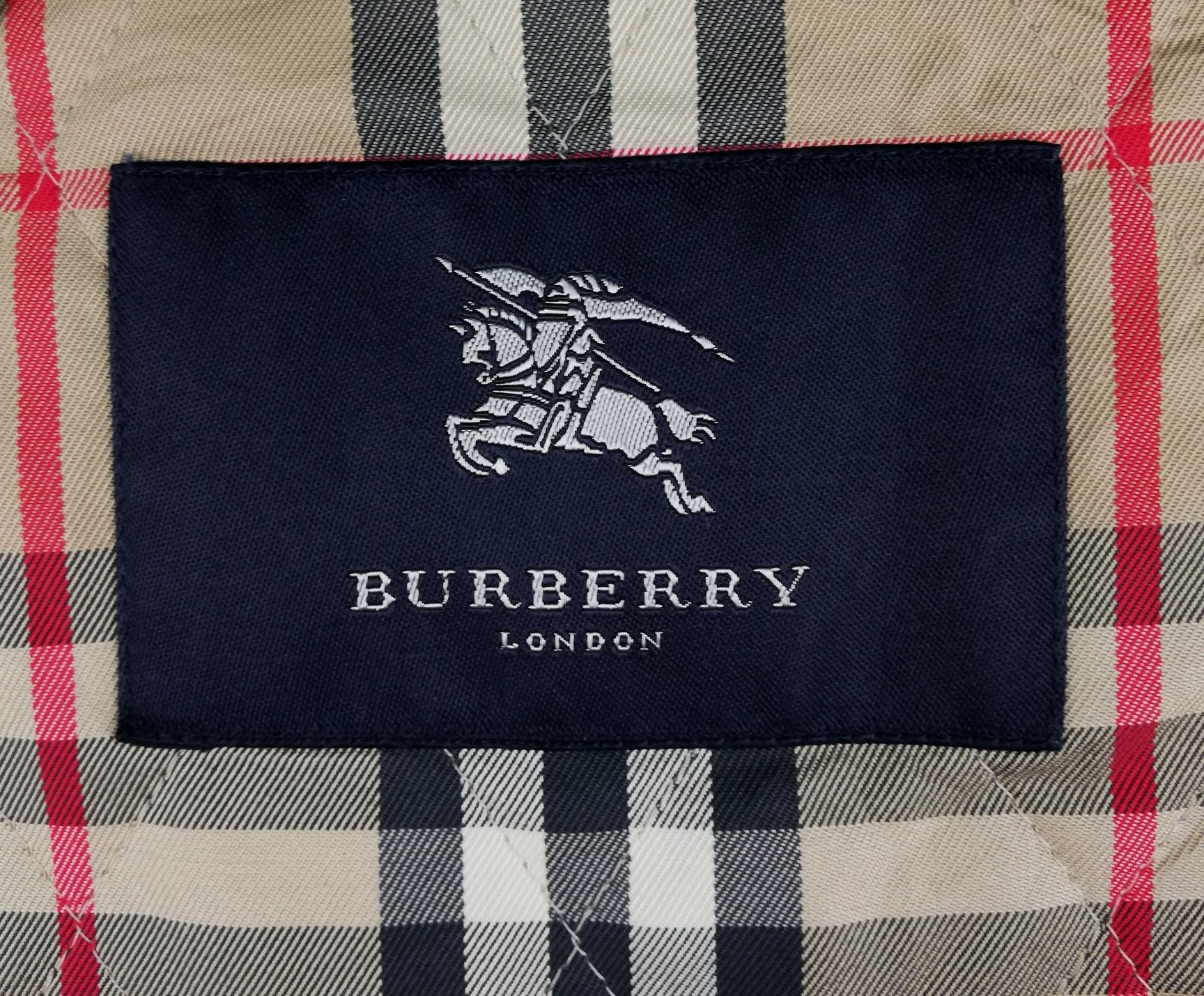 Burberry ACCEPT BINDING BURBERRY LONDON NOVA CHECK LINING COAT/VEST Size US M / EU 48-50 / 2 - 6 Thumbnail