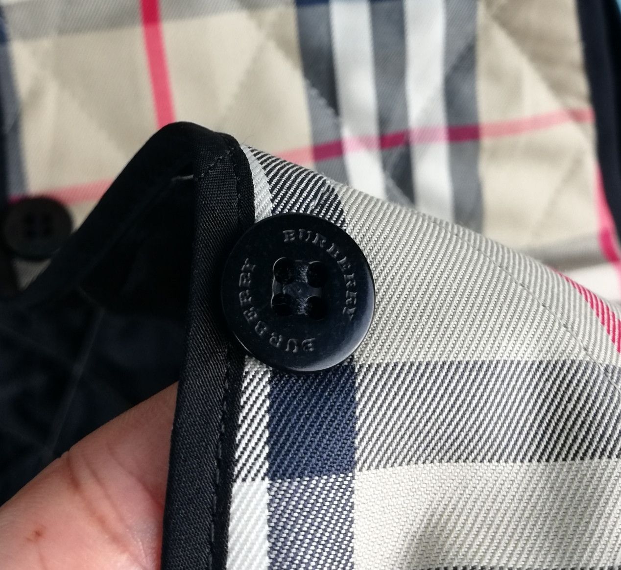 Burberry ACCEPT BINDING BURBERRY LONDON NOVA CHECK LINING COAT/VEST Size US M / EU 48-50 / 2 - 7 Thumbnail