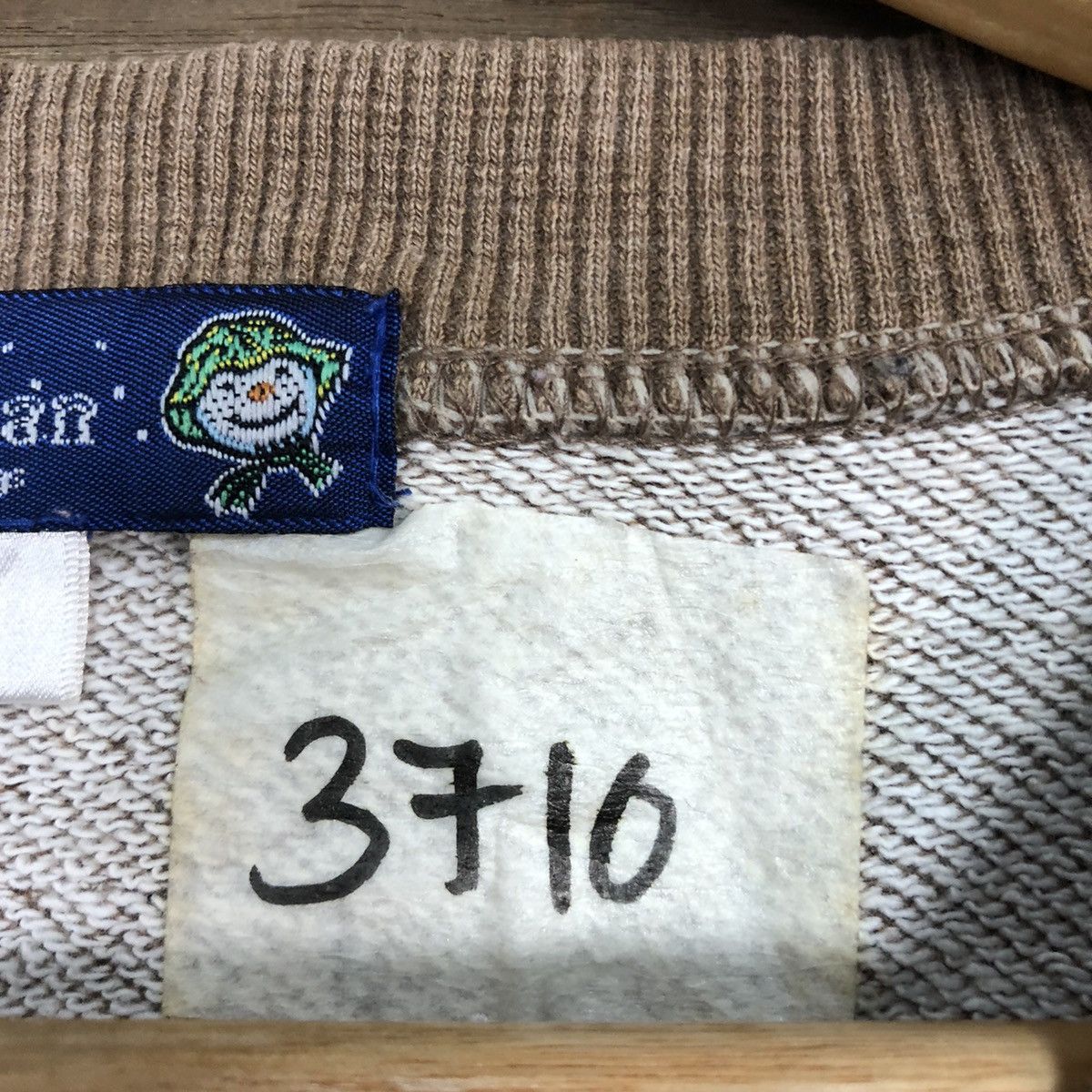 Vintage The Snowman vintage faded Brown Sweatshirt #3710 Size US L / EU 52-54 / 3 - 11 Thumbnail