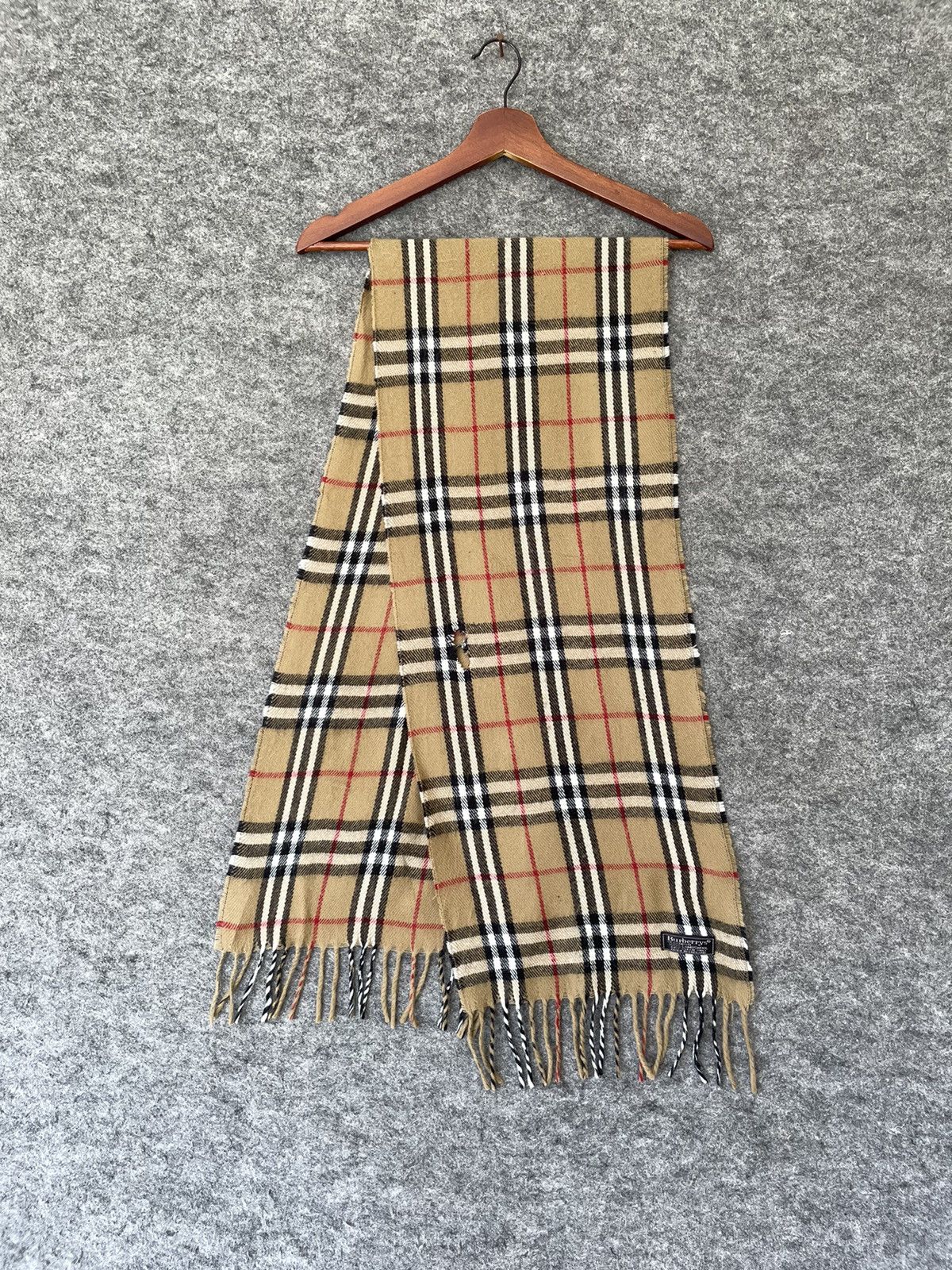 Burberry BURBERRY’S LAMBSWOOL MADE IN ENGLAND Size ONE SIZE - 1 Thumbnail