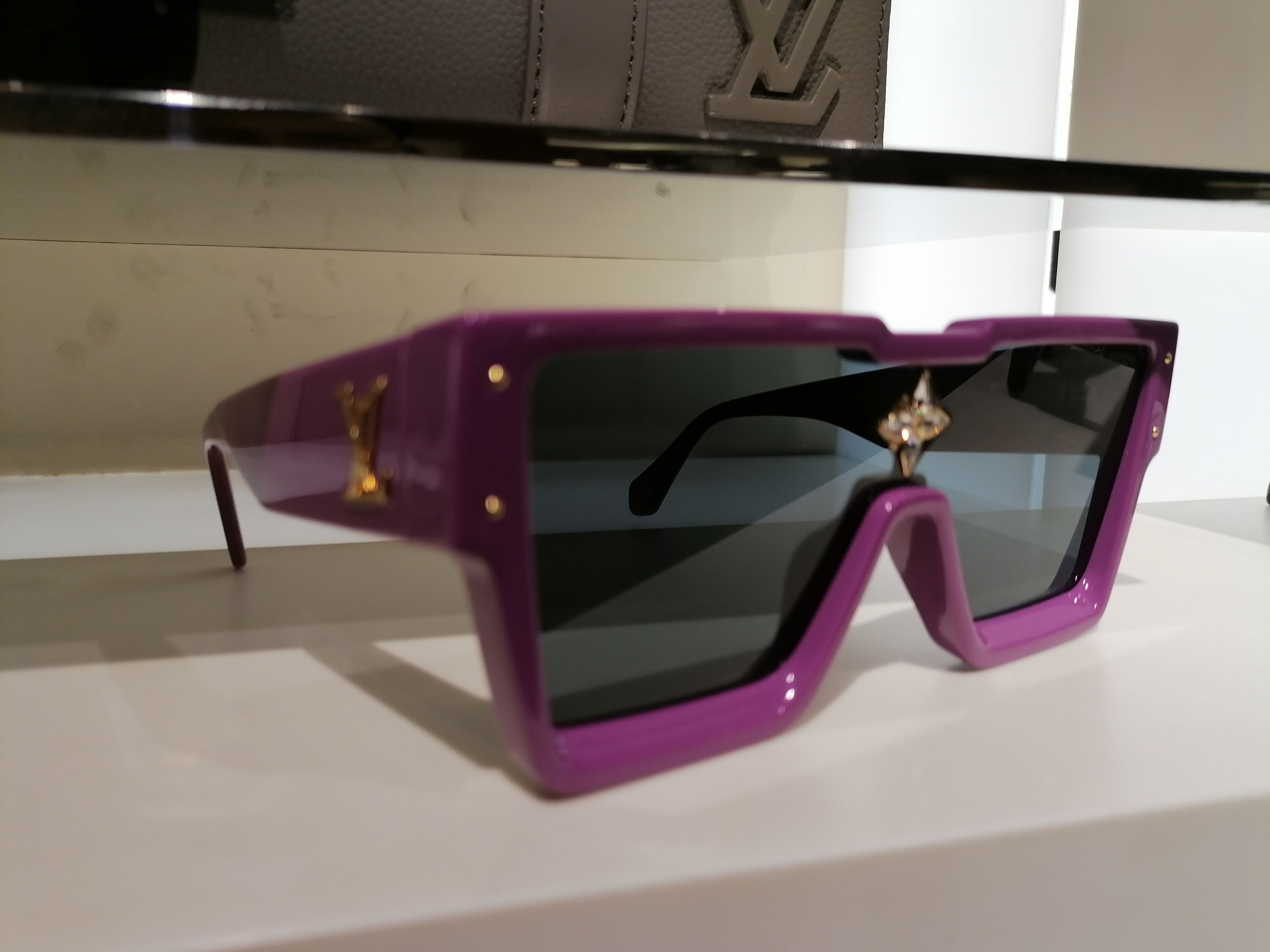 Louis Vuitton × Virgil Abloh RARE LOUIS VUITTON CYCLONE SUNGLASSES 2022 Size ONE SIZE - 5 Thumbnail