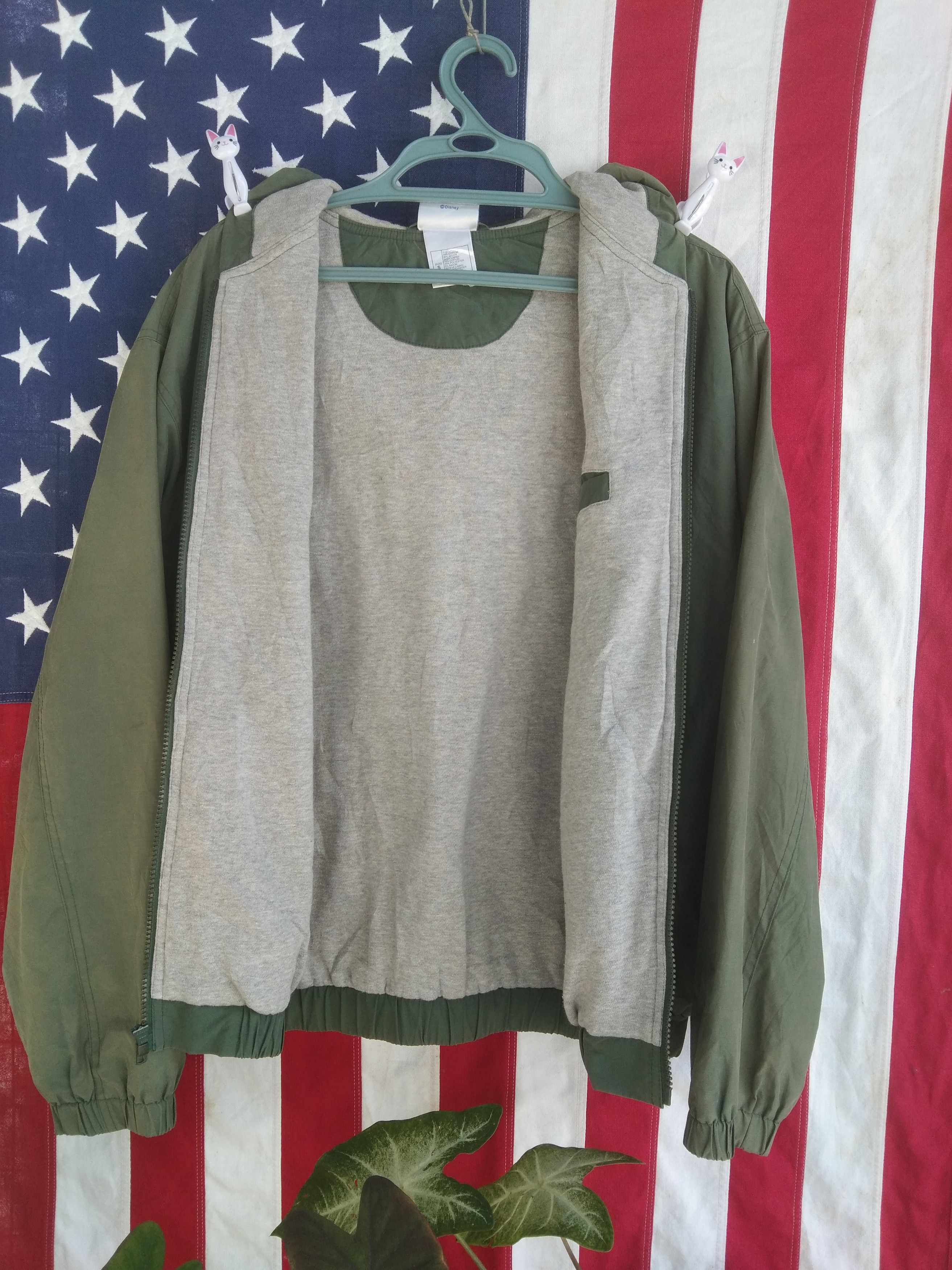 Disney × Vintage DISNEYLAND CALIFORNIA ADVENTURE JACKETHOODIE Size US S / EU 44-46 / 1 - 3 Thumbnail