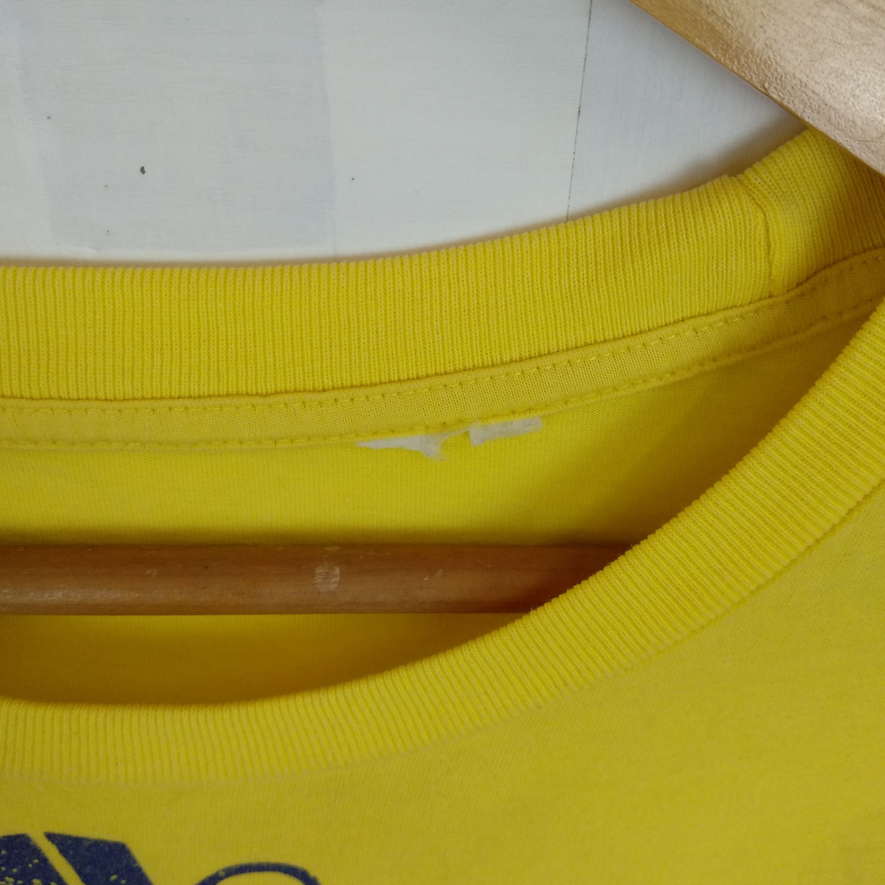Mtv UNIQLO x MTV Big Logo T Shirt Size US L / EU 52-54 / 3 - 9 Thumbnail