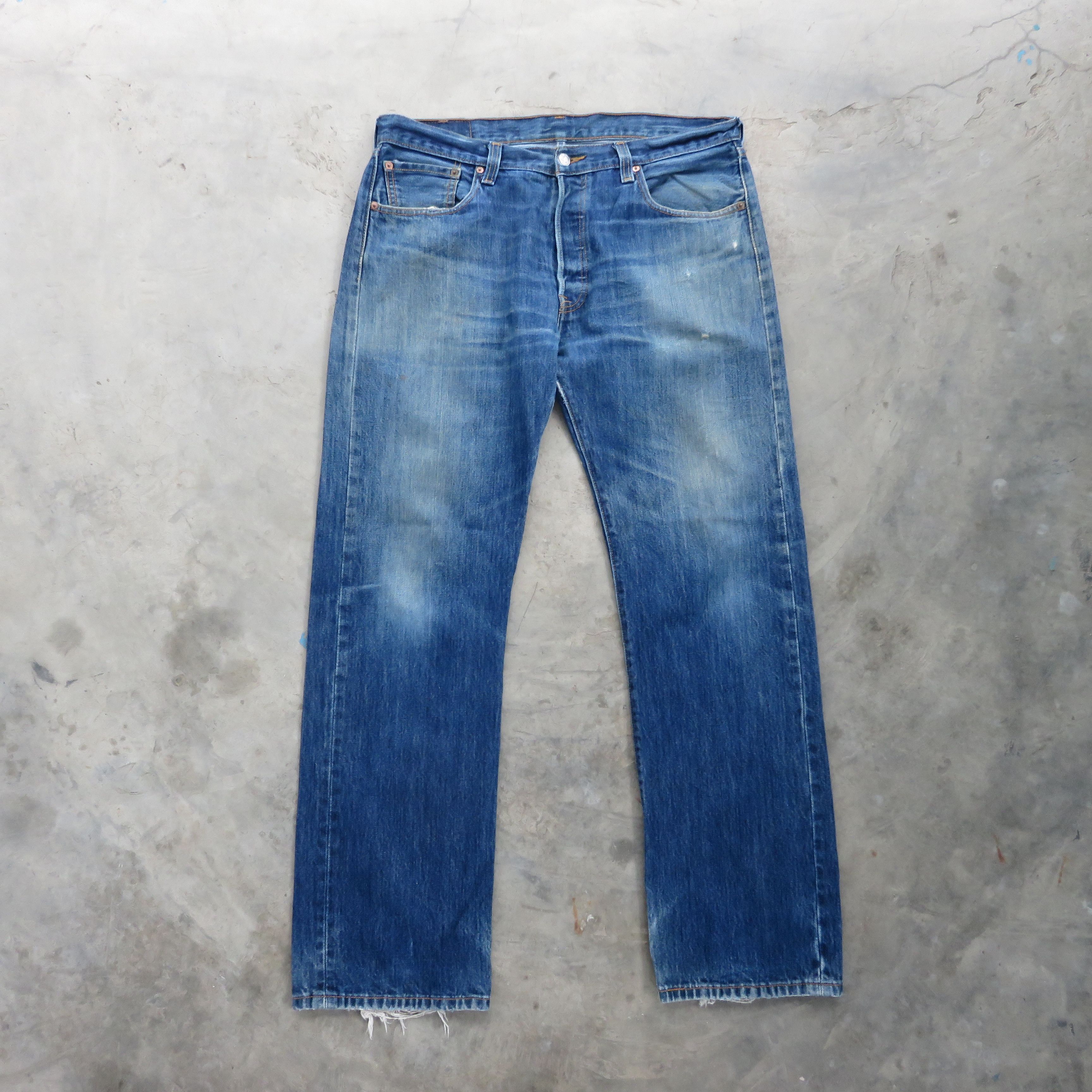 Levi's × Vintage Vintage 90s Levis 501 Denim Jeans 35X32 Size US 37 - 1 Thumbnail