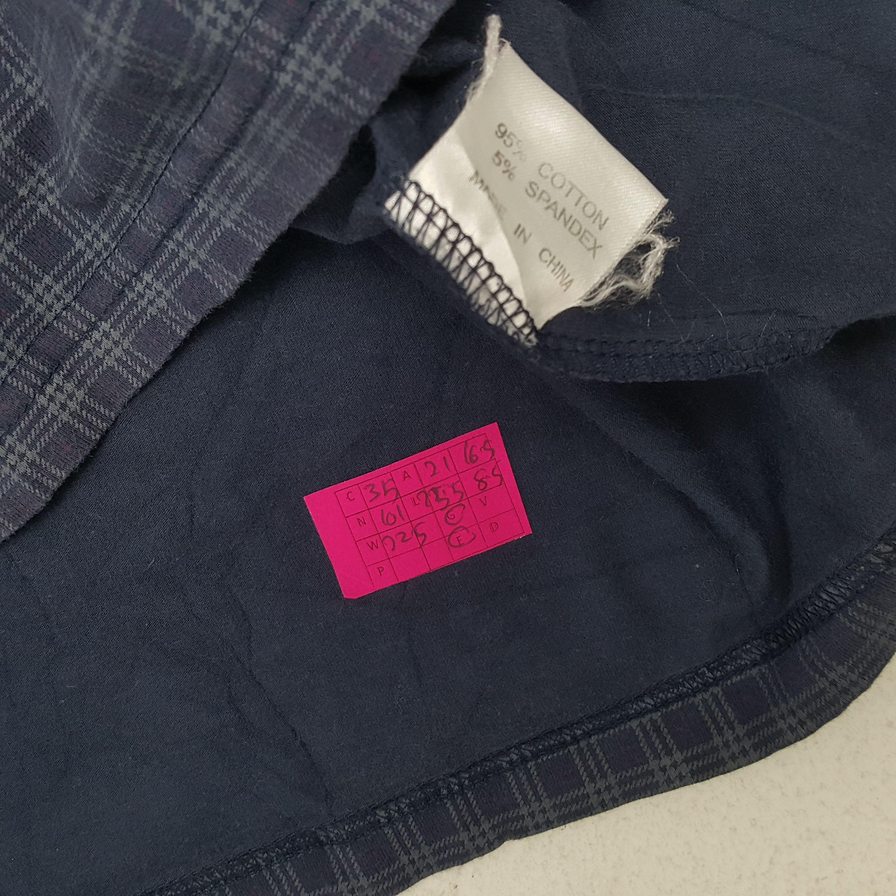 Burberry × Vintage BURBERRY LONDON Small Logo Pocket Design Tshirt Size US L / EU 52-54 / 3 - 4 Thumbnail