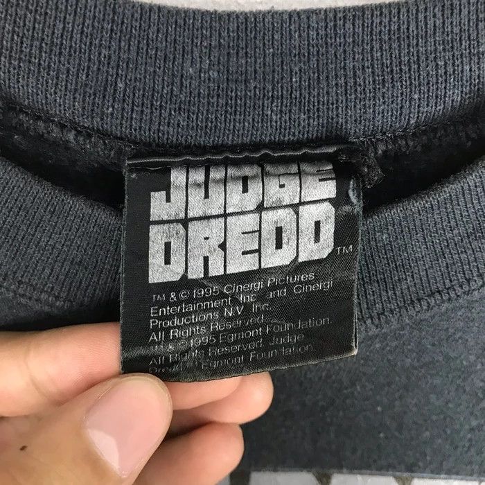 Vintage Vintage 90s JUDGE DREDD Sylvester Stallone Movie Sweatshirt Size US L / EU 52-54 / 3 - 4 Thumbnail