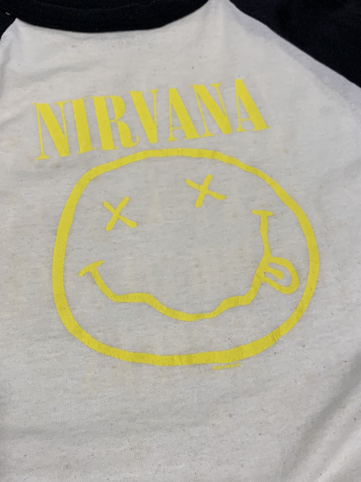Band Tees VINTAGE 2003 NIRVANA RAGLAN SHIRT DISTRESSED Size US L / EU 52-54 / 3 - 4 Thumbnail