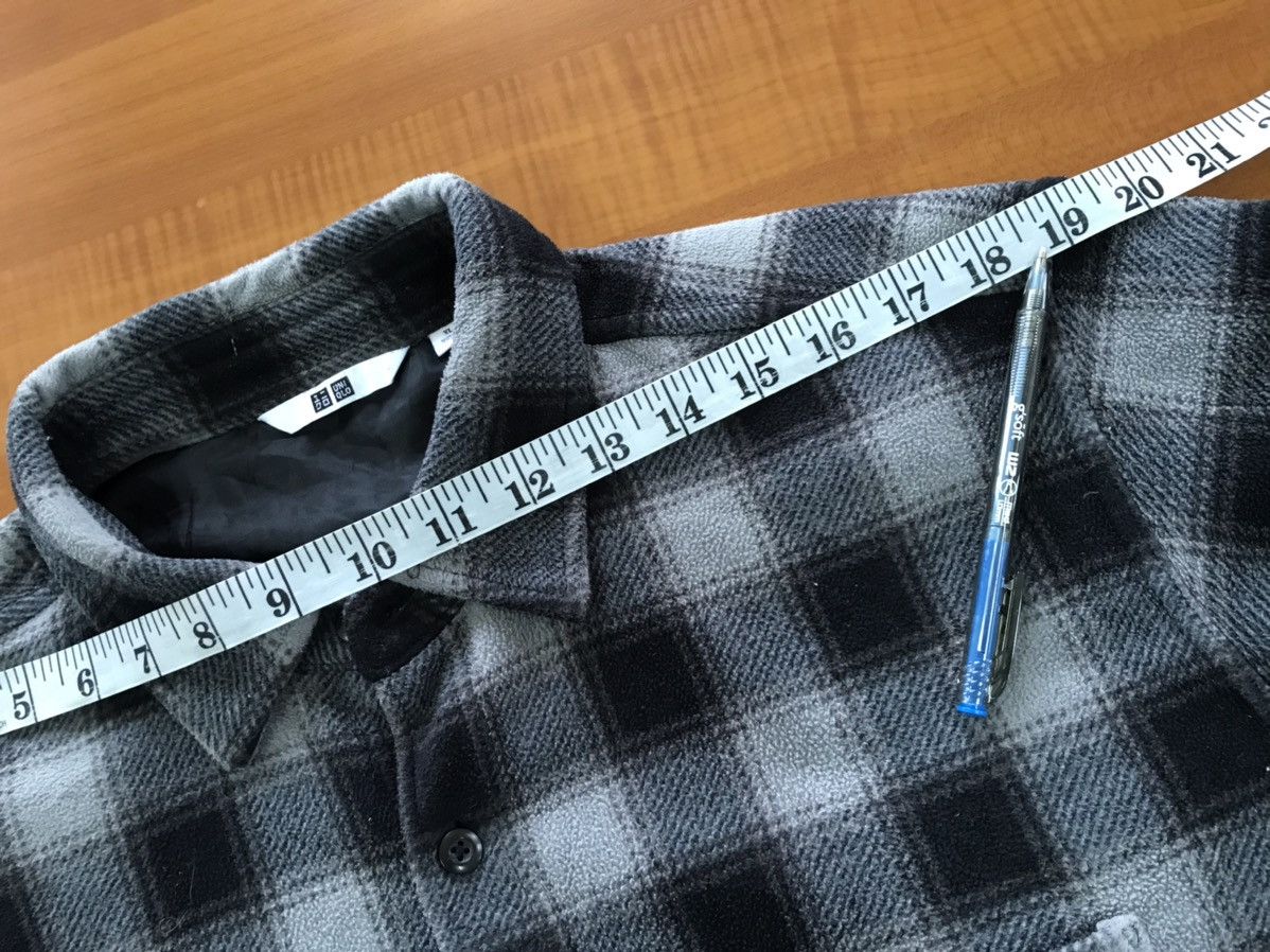 Flannel Uniqlo Fleece Flannel Shirt Size US L / EU 52-54 / 3 - 14 Thumbnail