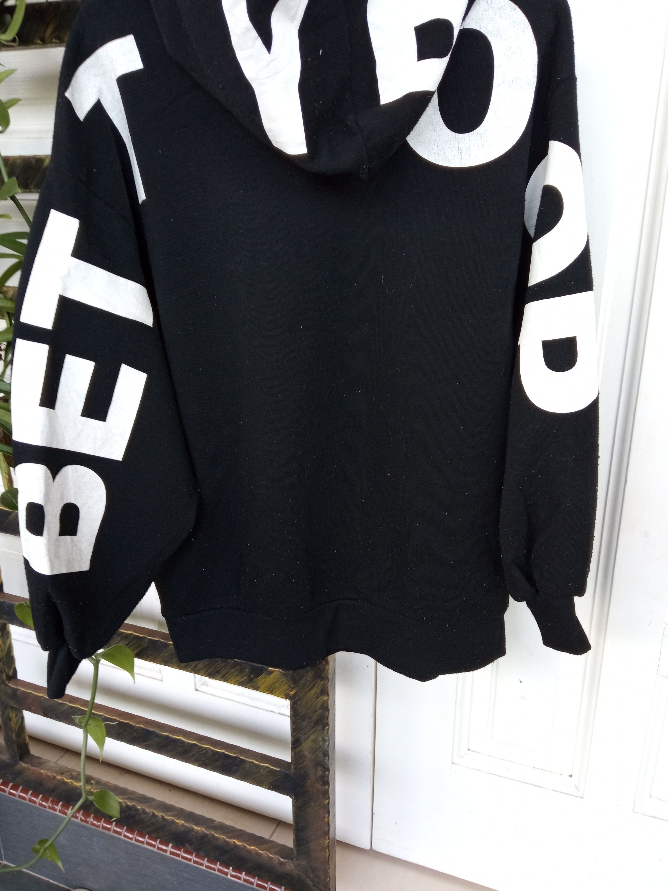 STRANGE MATTER Betty Boops Big SpellOut Sweatshirt Size US L / EU 52-54 / 3 - 6 Thumbnail
