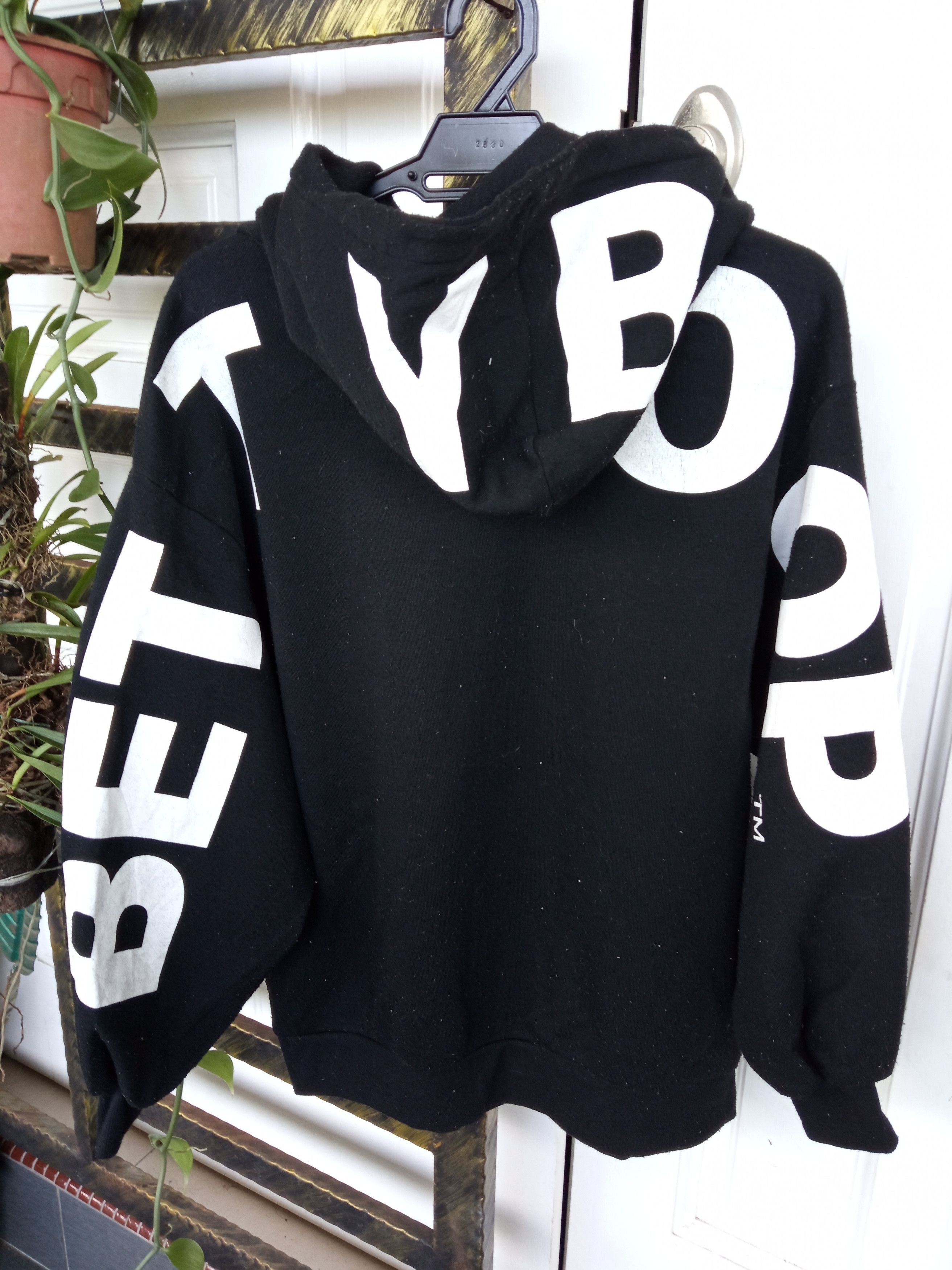 STRANGE MATTER Betty Boops Big SpellOut Sweatshirt Size US L / EU 52-54 / 3 - 5 Thumbnail