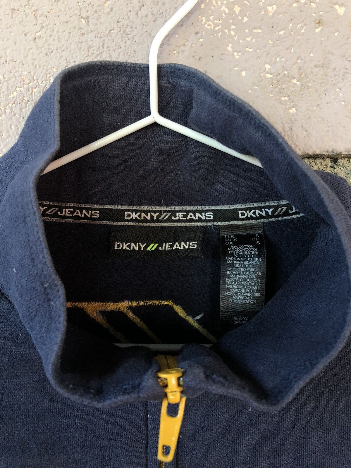 DKNY Rare DKNY JEANS Donna Karan New York 32 Spell Out Sweater Size US S / EU 44-46 / 1 - 2 Thumbnail