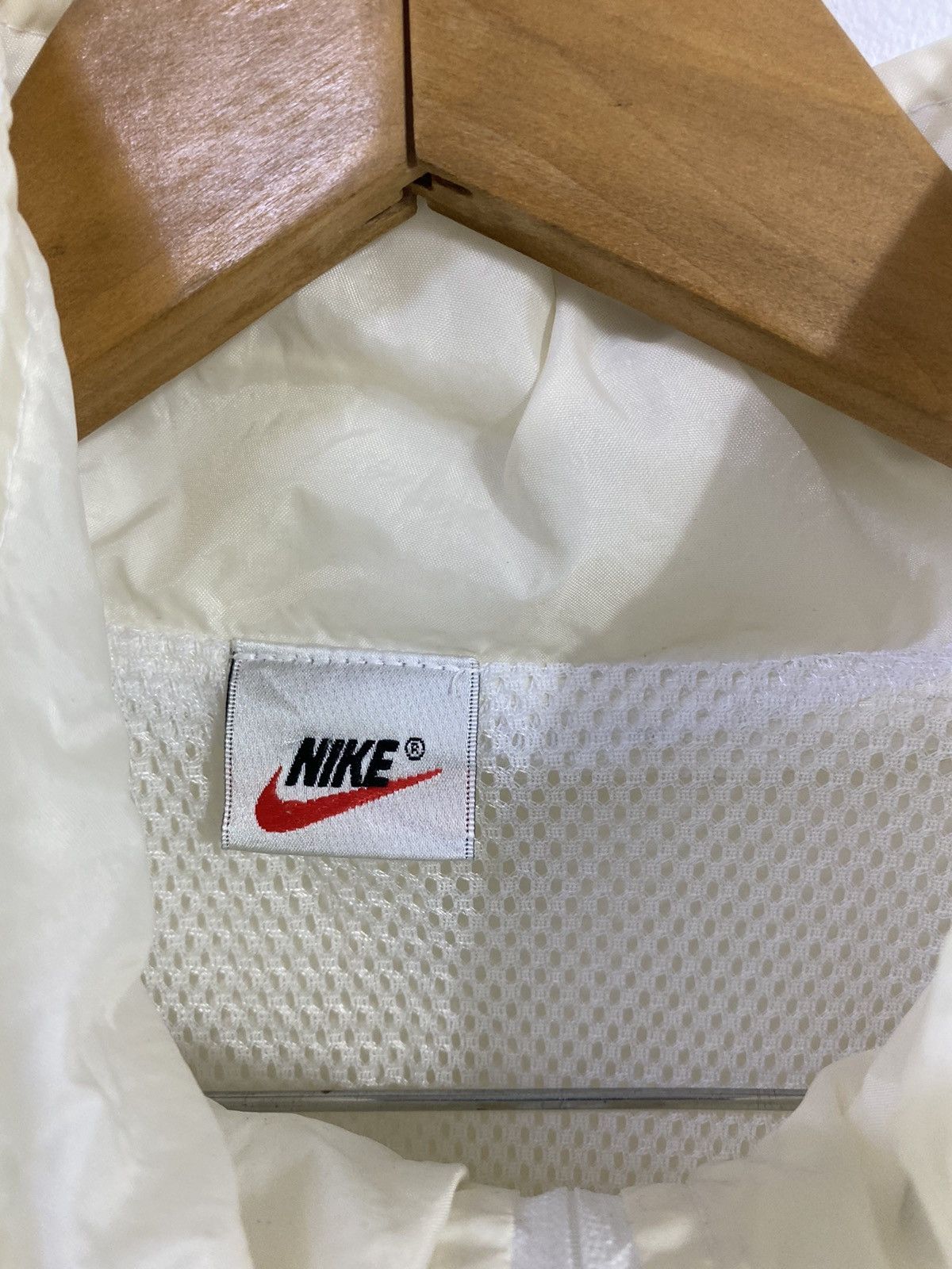 Nike Vintage Nike Swoosh Windbreaker Jacket Big Logo Design Size US M / EU 48-50 / 2 - 3 Thumbnail