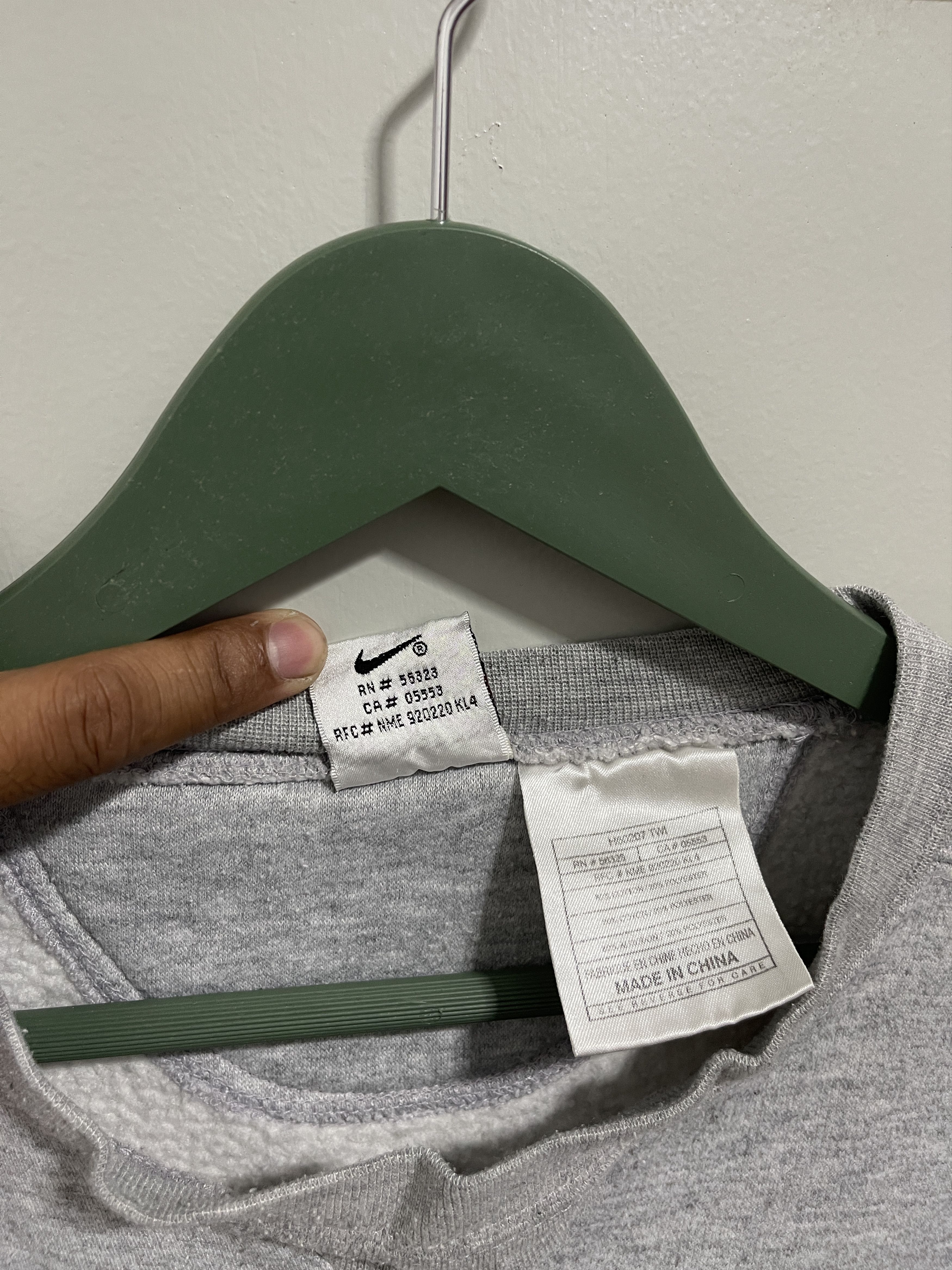 Nike Vintage 90s Nike Swoosh Big Logo Boxy Sweatshirt Size US M / EU 48-50 / 2 - 8 Thumbnail