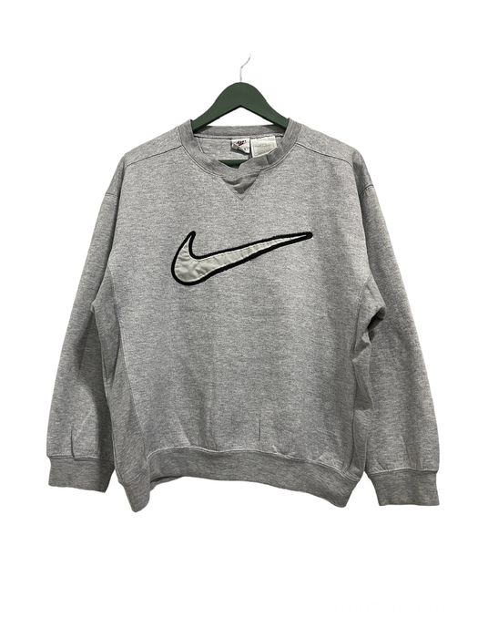 Nike swoosh boxy discount sweatshirt