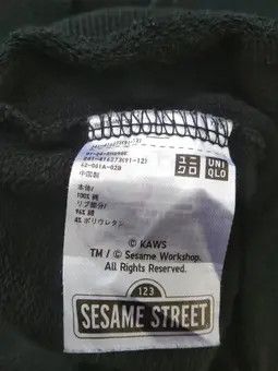 Kaws × Uniqlo VINTAGE KAWS x SASAME STREET SWEATSHIRT HOODIE Size US M / EU 48-50 / 2 - 6 Thumbnail