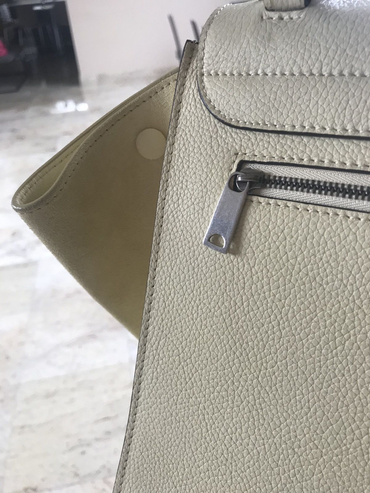 Celine Trapeze Light Yellow Back in Leather & Suede Size ONE SIZE - 3 Thumbnail
