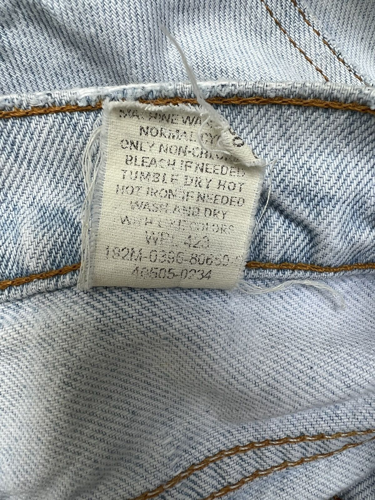 Levi's × Needles × Vintage Vintage 1996 Levi’s 505 Fade Light Blue Stains Denim Jeans Size US 30 / EU 46 - 25 Thumbnail