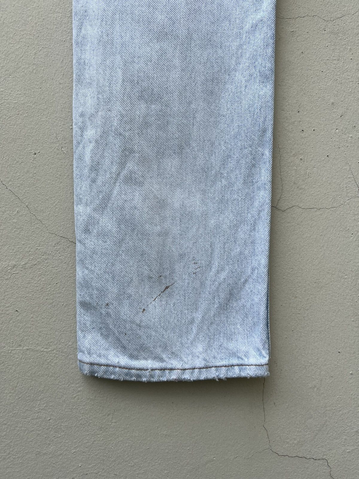 Levi's × Needles × Vintage Vintage 1996 Levi’s 505 Fade Light Blue Stains Denim Jeans Size US 30 / EU 46 - 20 Thumbnail