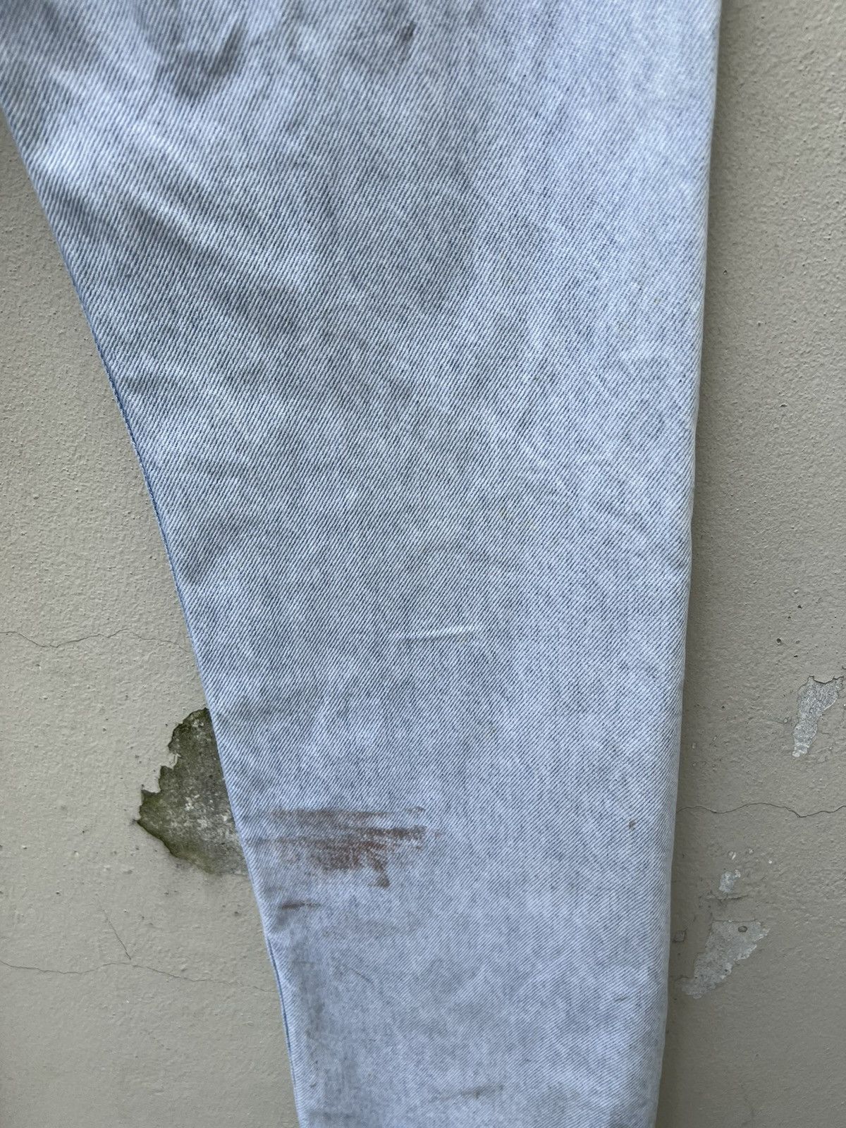 Levi's × Needles × Vintage Vintage 1996 Levi’s 505 Fade Light Blue Stains Denim Jeans Size US 30 / EU 46 - 23 Thumbnail