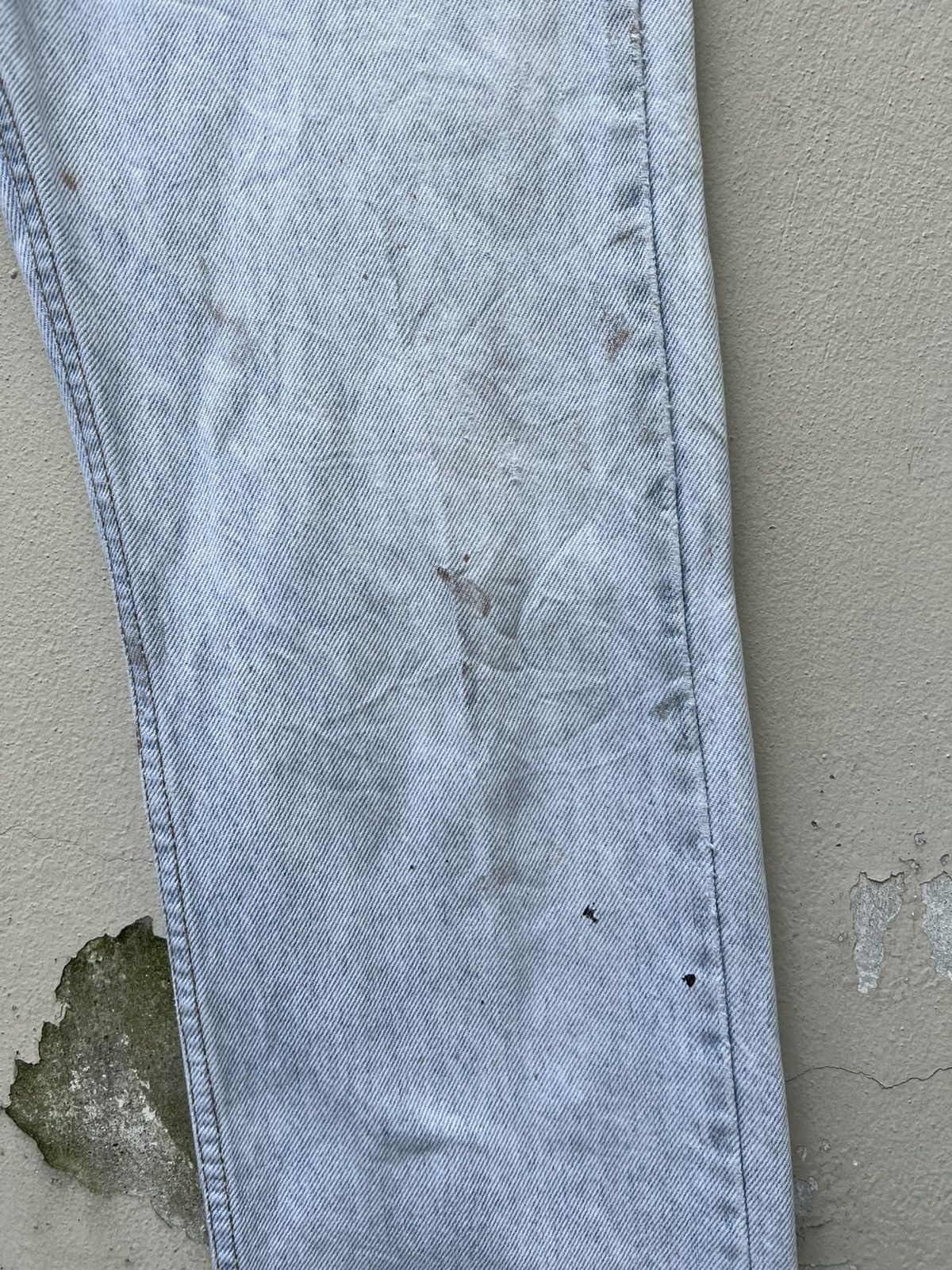 Levi's × Needles × Vintage Vintage 1996 Levi’s 505 Fade Light Blue Stains Denim Jeans Size US 30 / EU 46 - 15 Thumbnail