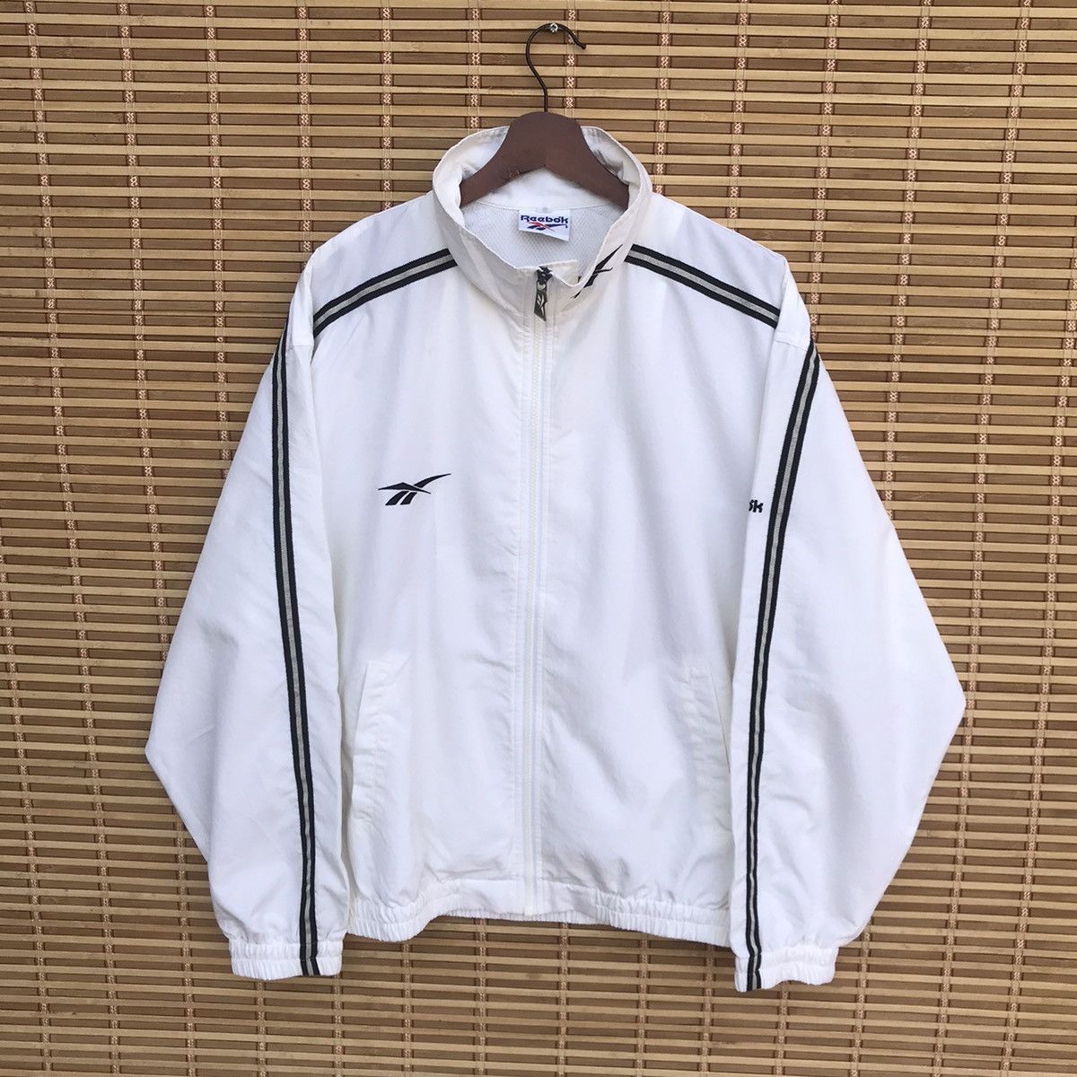 Reebok Back to 90s Vintage Reebok nylon light jacket Size US L / EU 52-54 / 3 - 2 Thumbnail