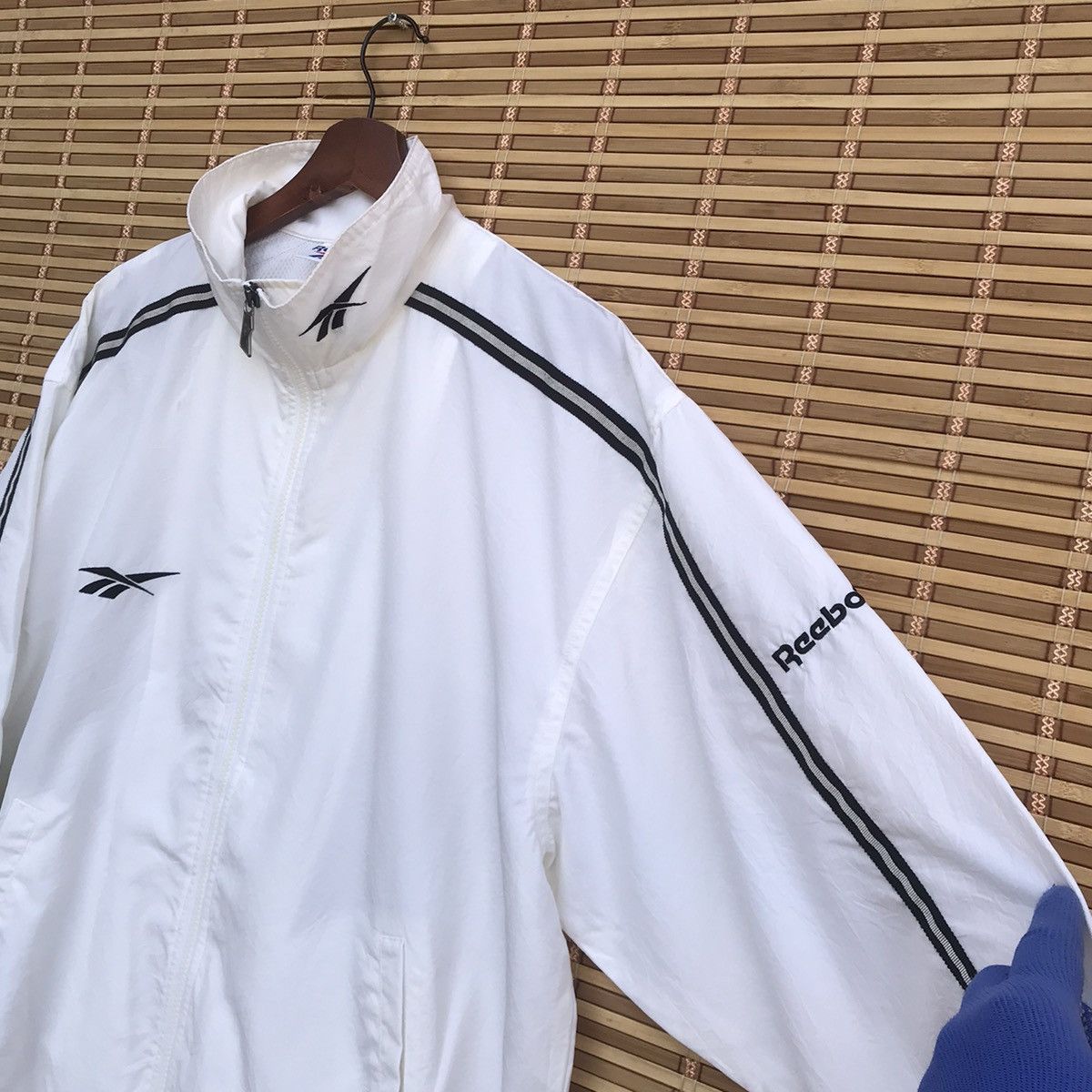 Reebok Back to 90s Vintage Reebok nylon light jacket Size US L / EU 52-54 / 3 - 3 Thumbnail