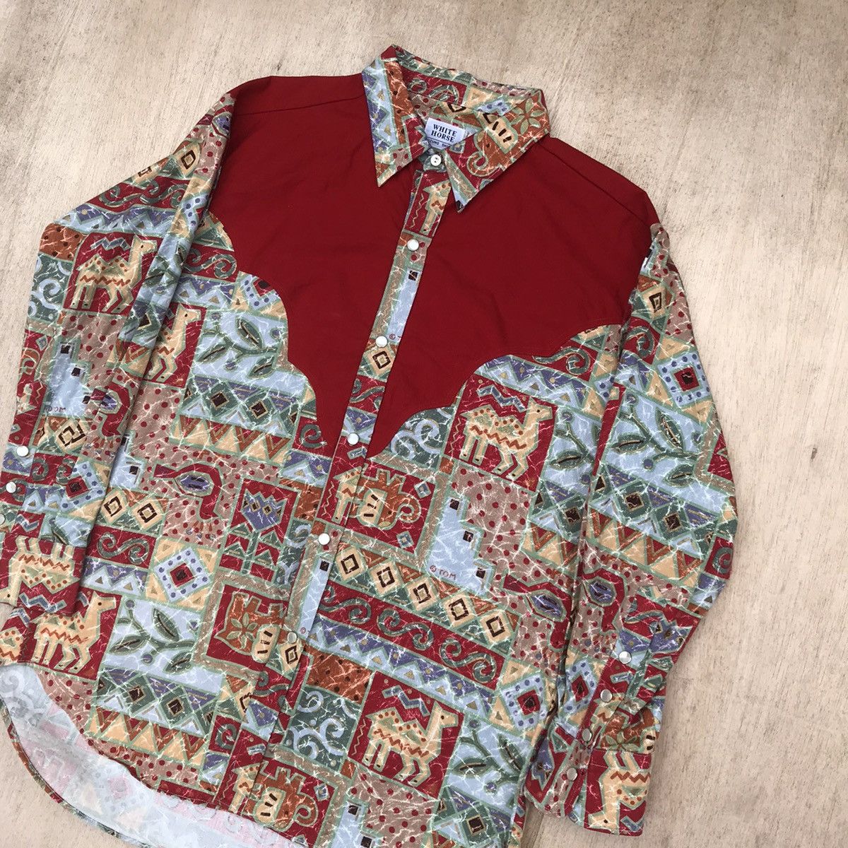Japanese Brand White horse art multicolor western pearlsnap buttom Size US L / EU 52-54 / 3 - 2 Thumbnail
