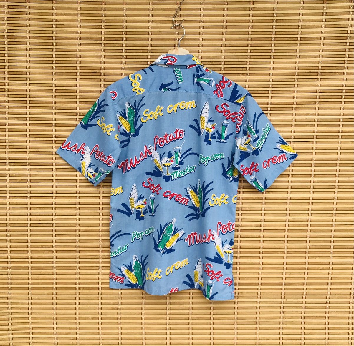 Vintage Vintage Giovanni hawaii coca cola art abstract oxford Size US M / EU 48-50 / 2 - 8 Thumbnail