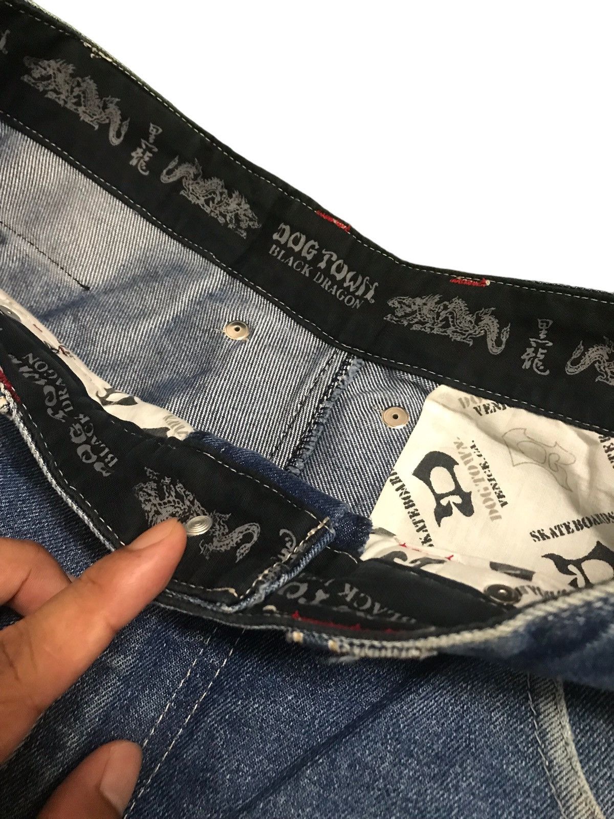 Vintage Vintage Dogtown Black Dragon Embroidered Baggy Jeans Size US 30 / EU 46 - 7 Thumbnail