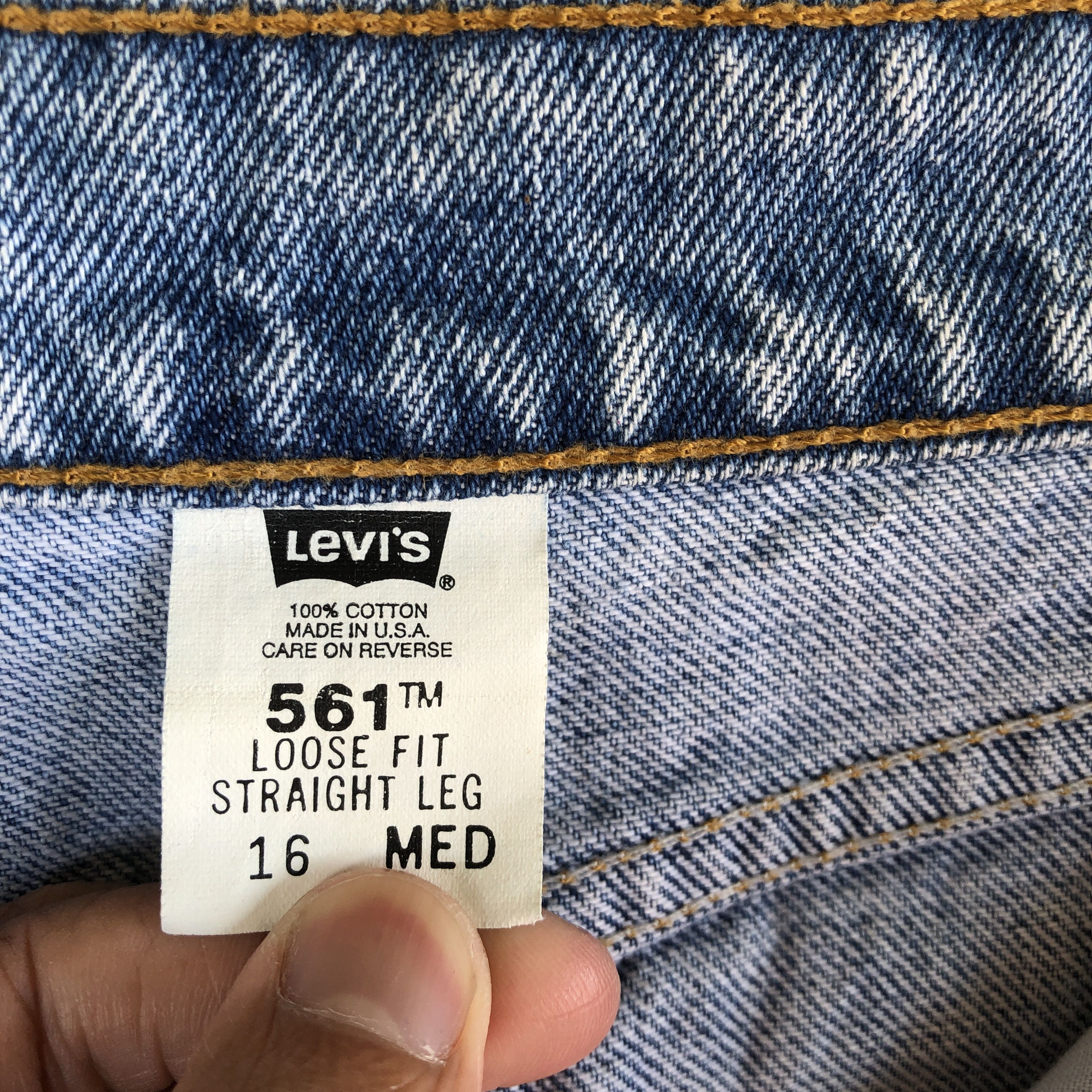 Levi's Vintage Levis Baggy Jeans Levi's 561 Denim Loose Fit Size US 32 / EU 48 - 11 Thumbnail
