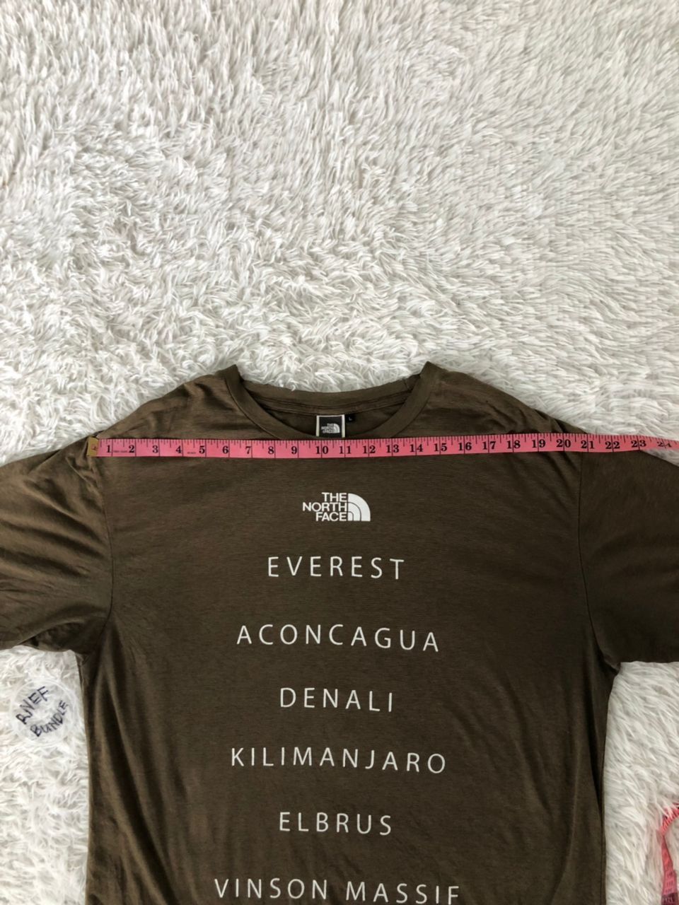The North Face The north face tshirt (distress area collar) Size US L / EU 52-54 / 3 - 4 Thumbnail