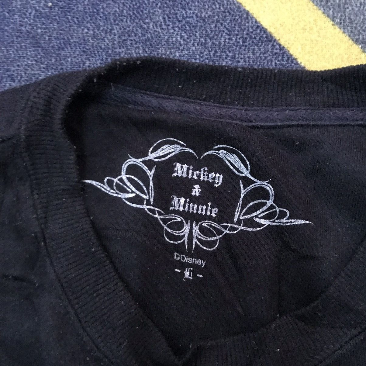 Disney Minnie and mickey sweatshirt Size US M / EU 48-50 / 2 - 3 Thumbnail