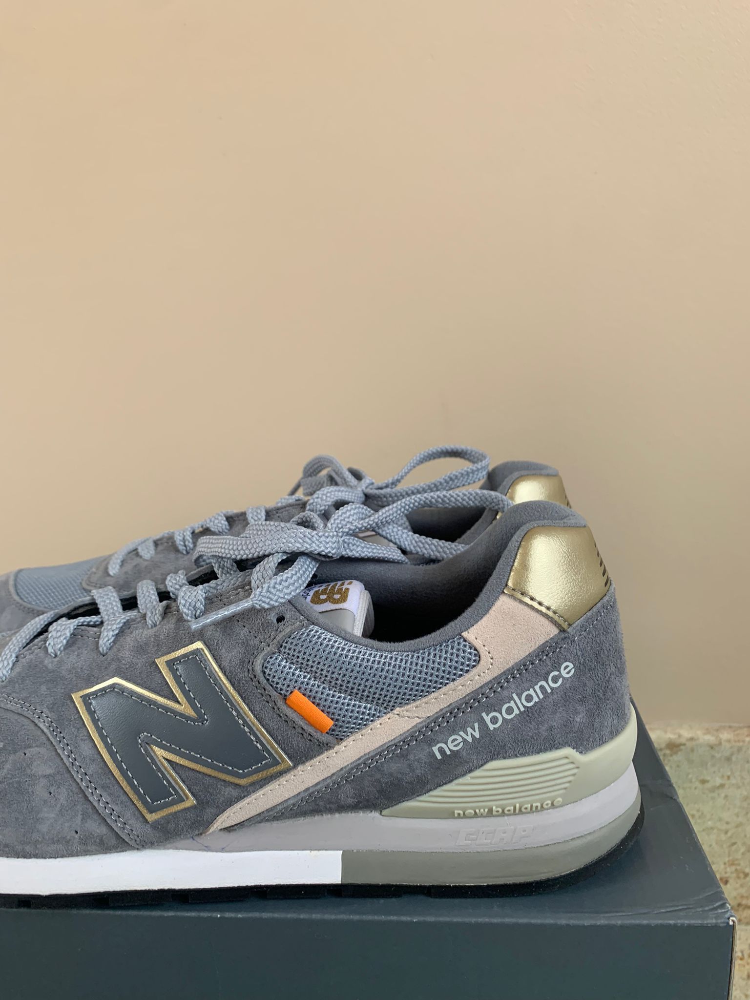 New Balance 996 Trainer in Light Blue & White Size US 11.5 / EU 44-45 - 3 Thumbnail