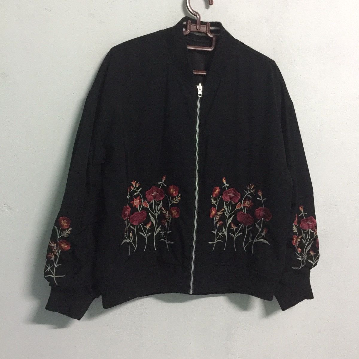 Japanese Brand Pageboy sukajan style reversible embroidery flowers jacket Size US M / EU 48-50 / 2 - 3 Thumbnail