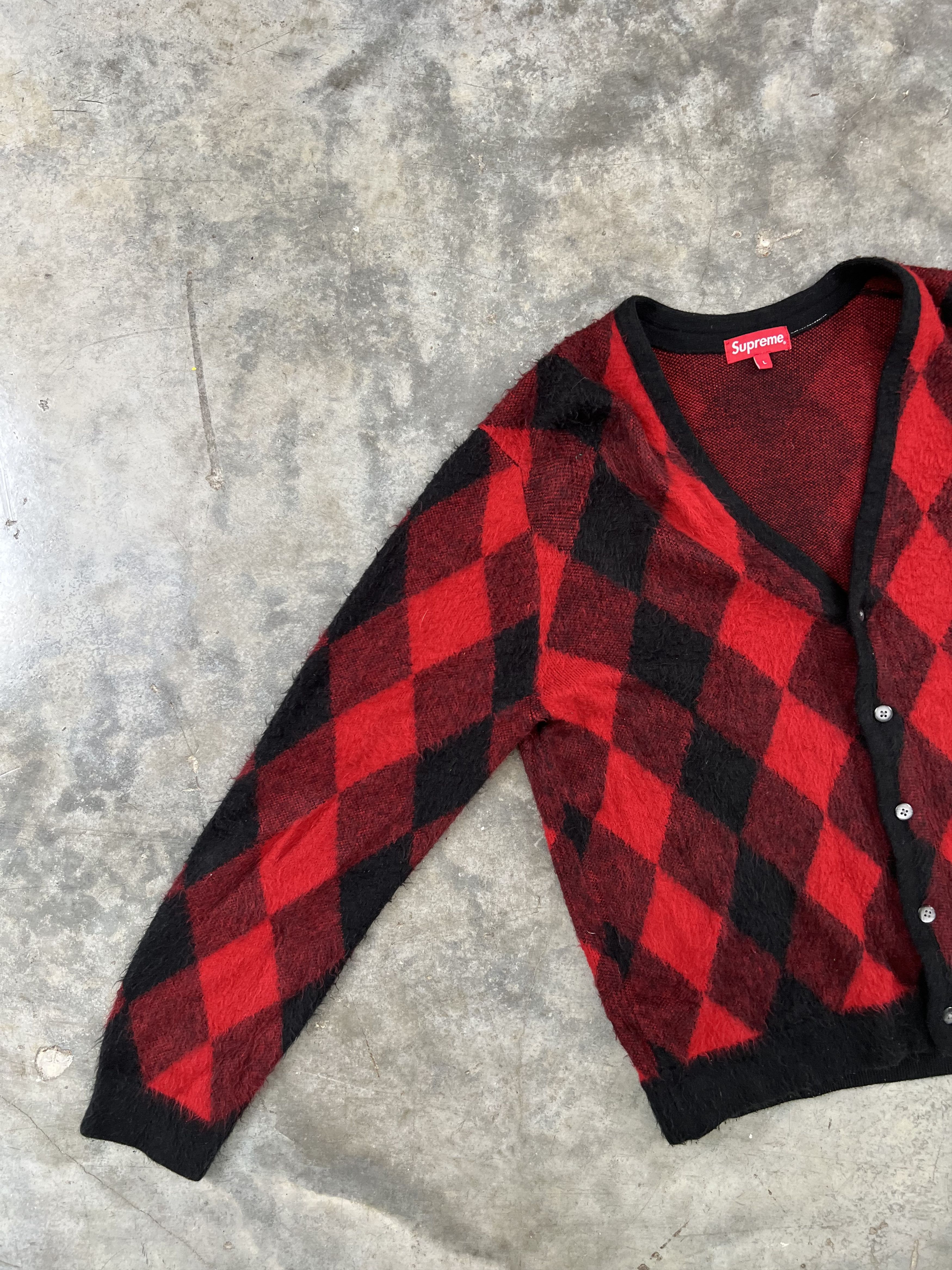 Supreme Supreme Brushed Argyle Cardigan Red Black Large SS18 Size US L / EU 52-54 / 3 - 3 Thumbnail