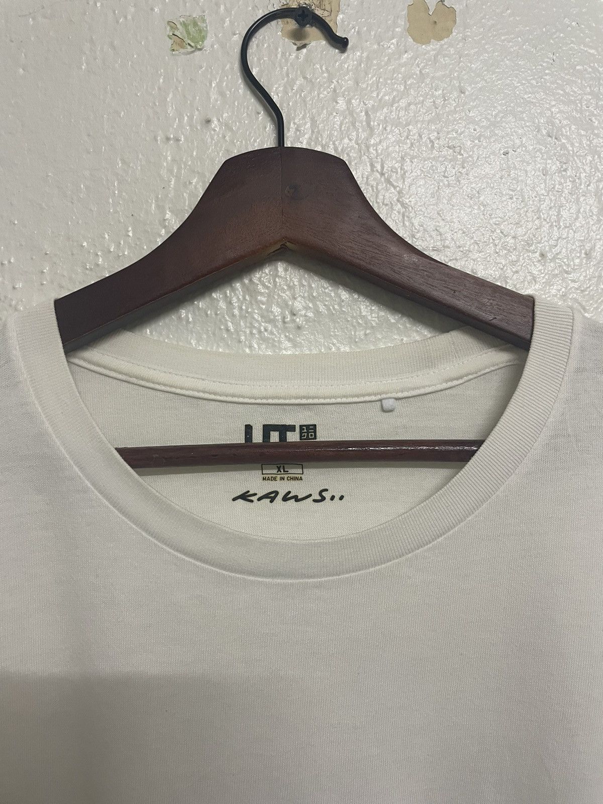 Kaws × Uniqlo Kaws X Uniqlo Tee Size US XL / EU 56 / 4 - 4 Thumbnail