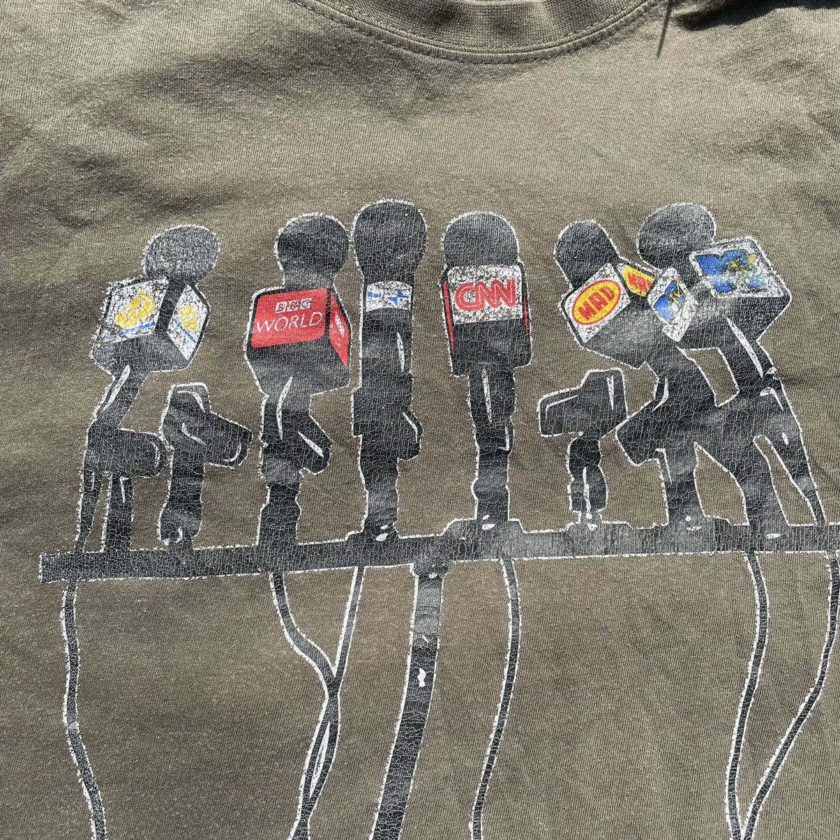 Vintage Vintage 90s Sun Faded Graphic Tee Microphone Art Humor M Size US M / EU 48-50 / 2 - 5 Thumbnail