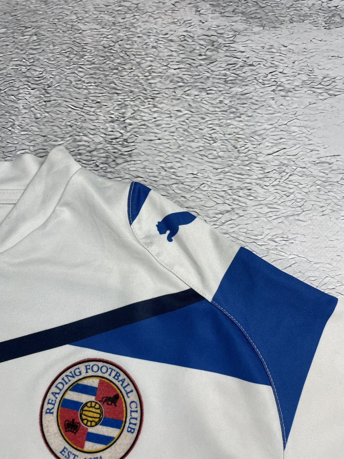 Puma × Vintage Vintage Reading 2009/10 Puma Soccer Jersey y2k blokcore Size US M / EU 48-50 / 2 - 8 Thumbnail